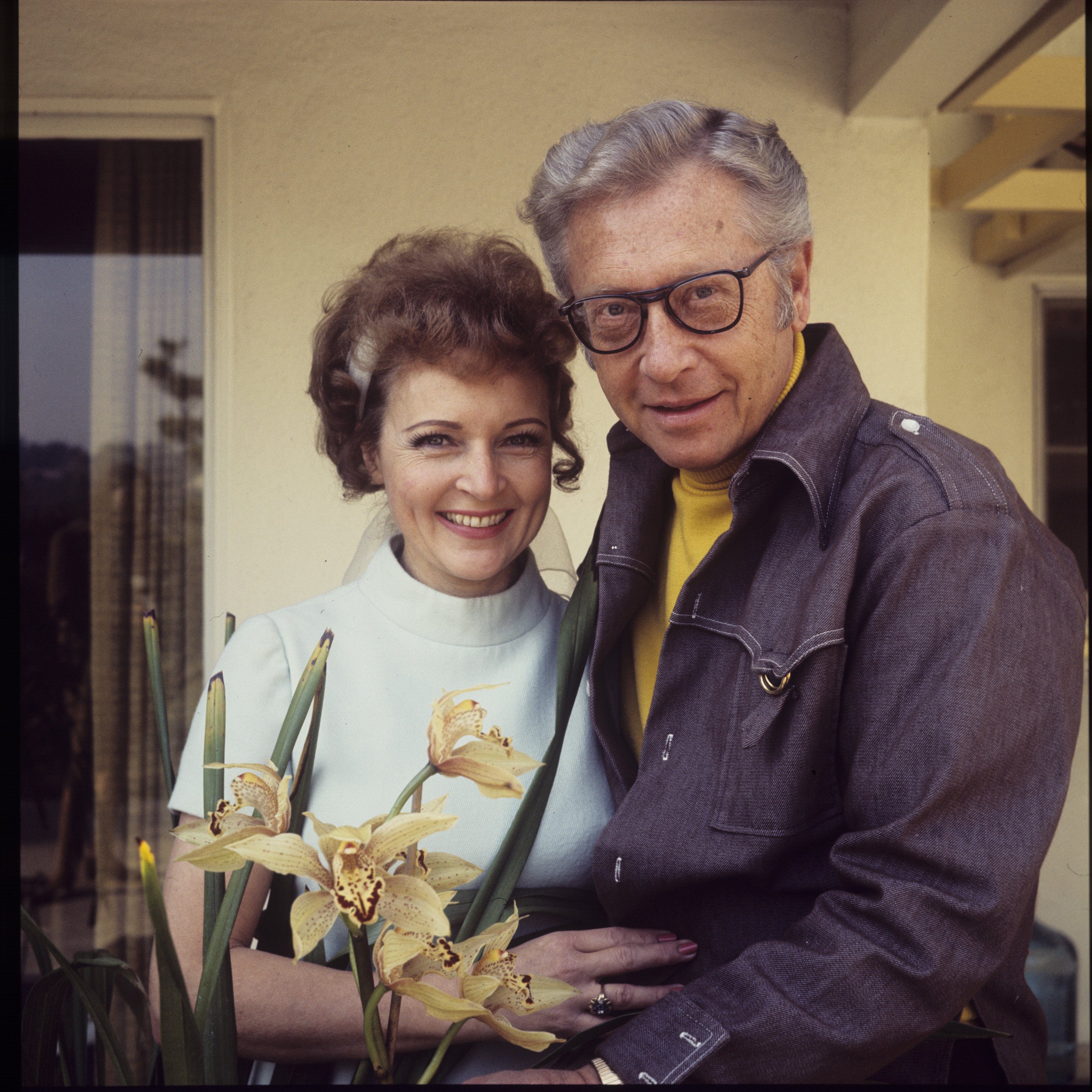 Betty White y Allen Ludden en Estados Unidos en 1972. | Foto: Getty Images