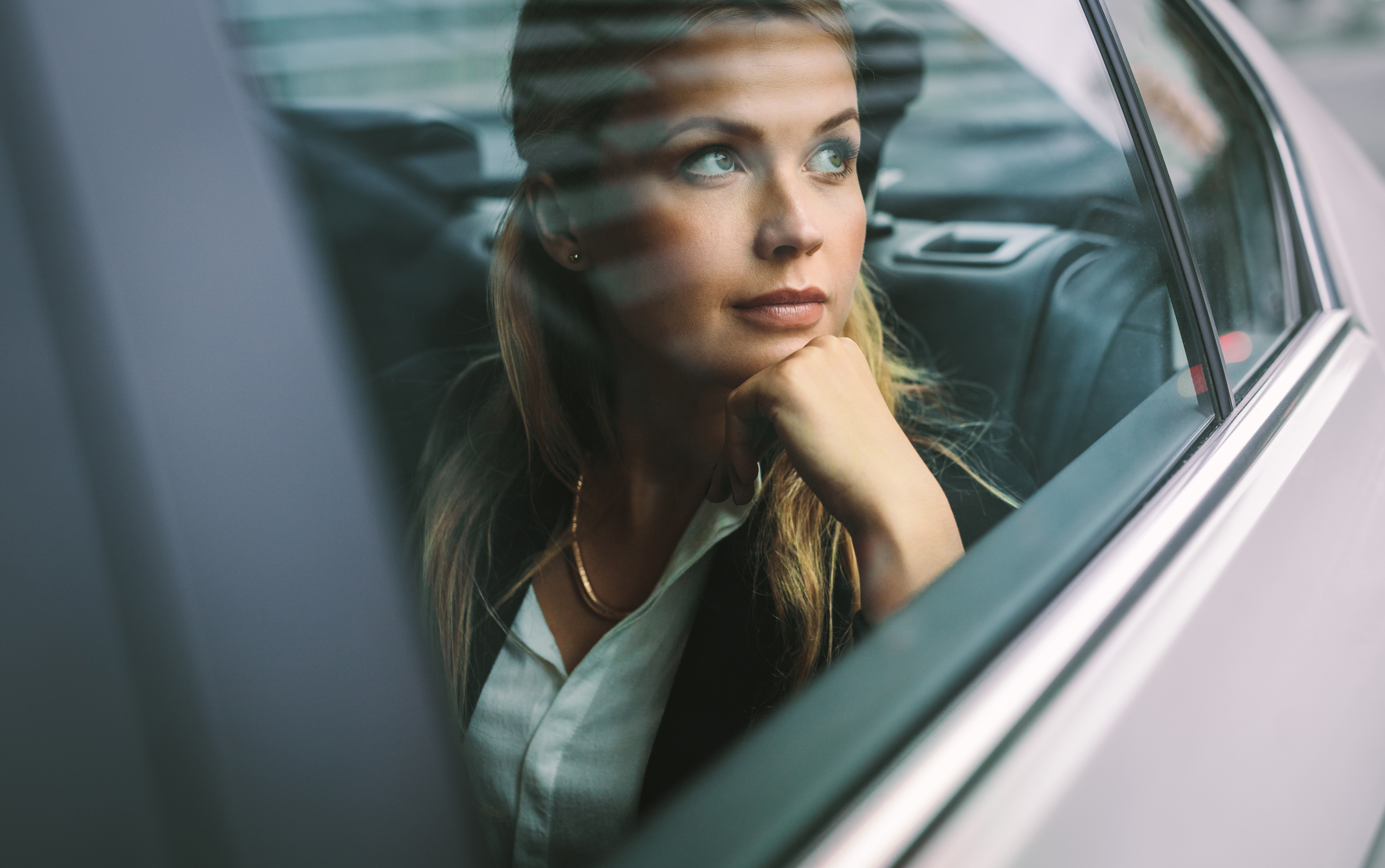 Mujer en Automóvil | Fuente: Shutterstock