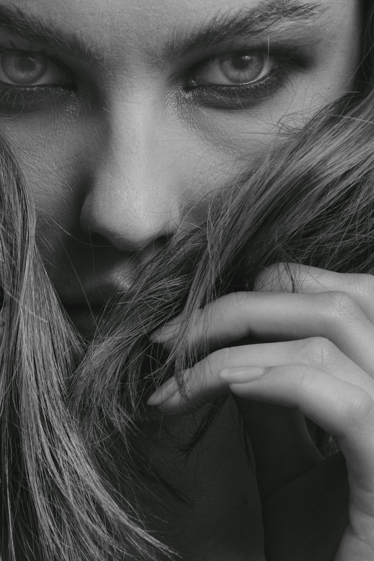Una mujer con mirada feroz | Fuente: Pexels