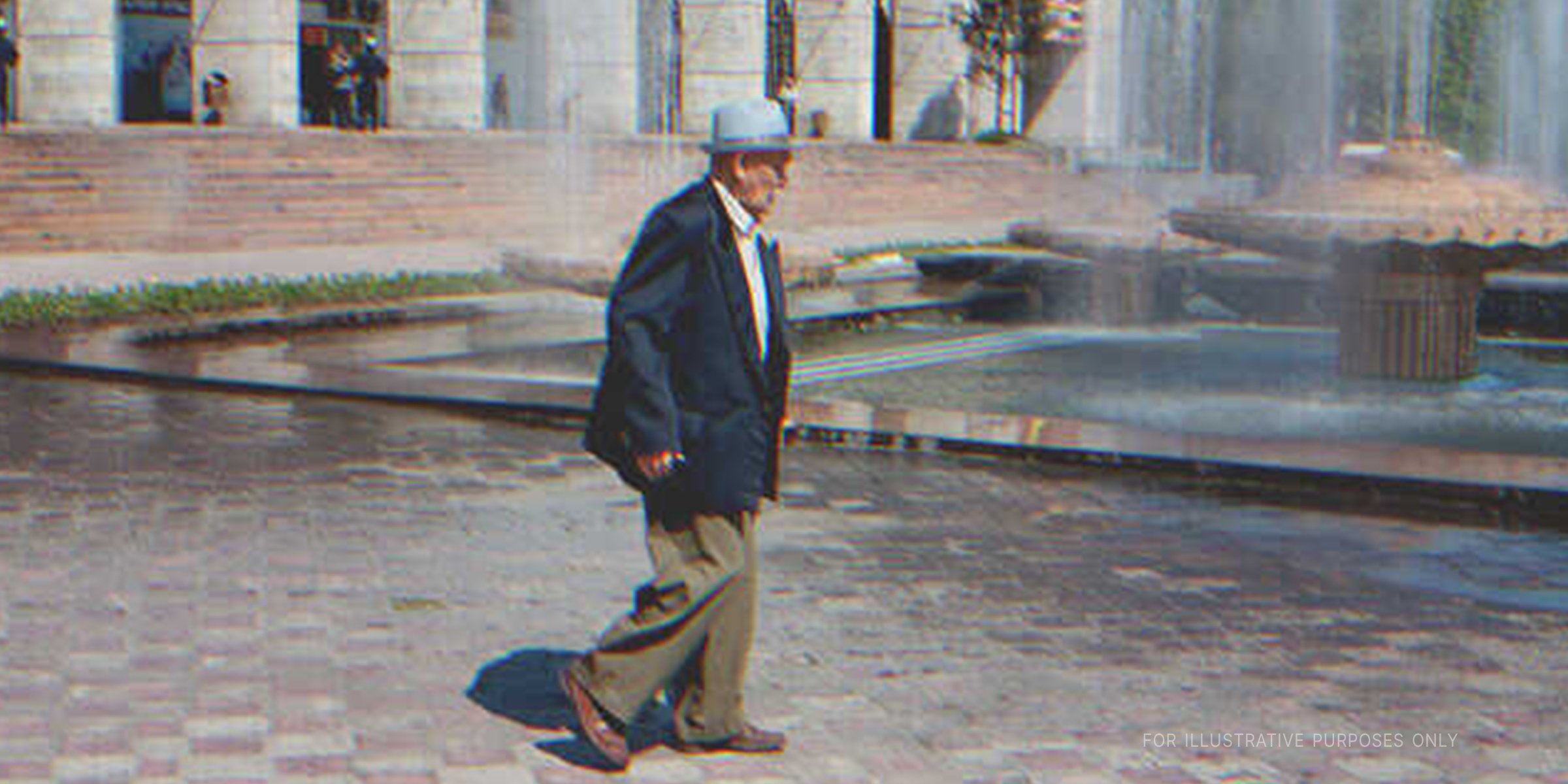 Anciano caminando | Foto: Shutterstock