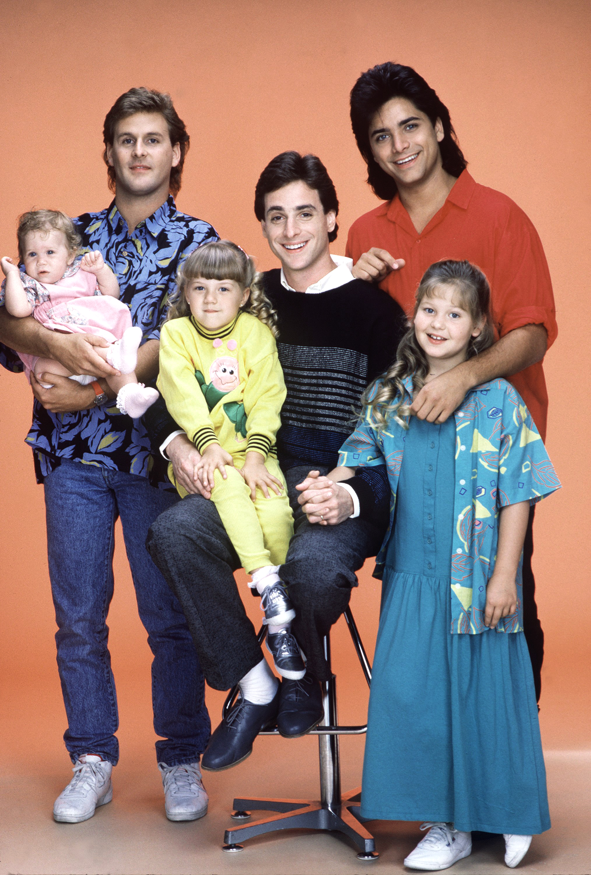 La niña con el reparto de "Full House" fotografiada en 1987 | Fuente: Getty Images