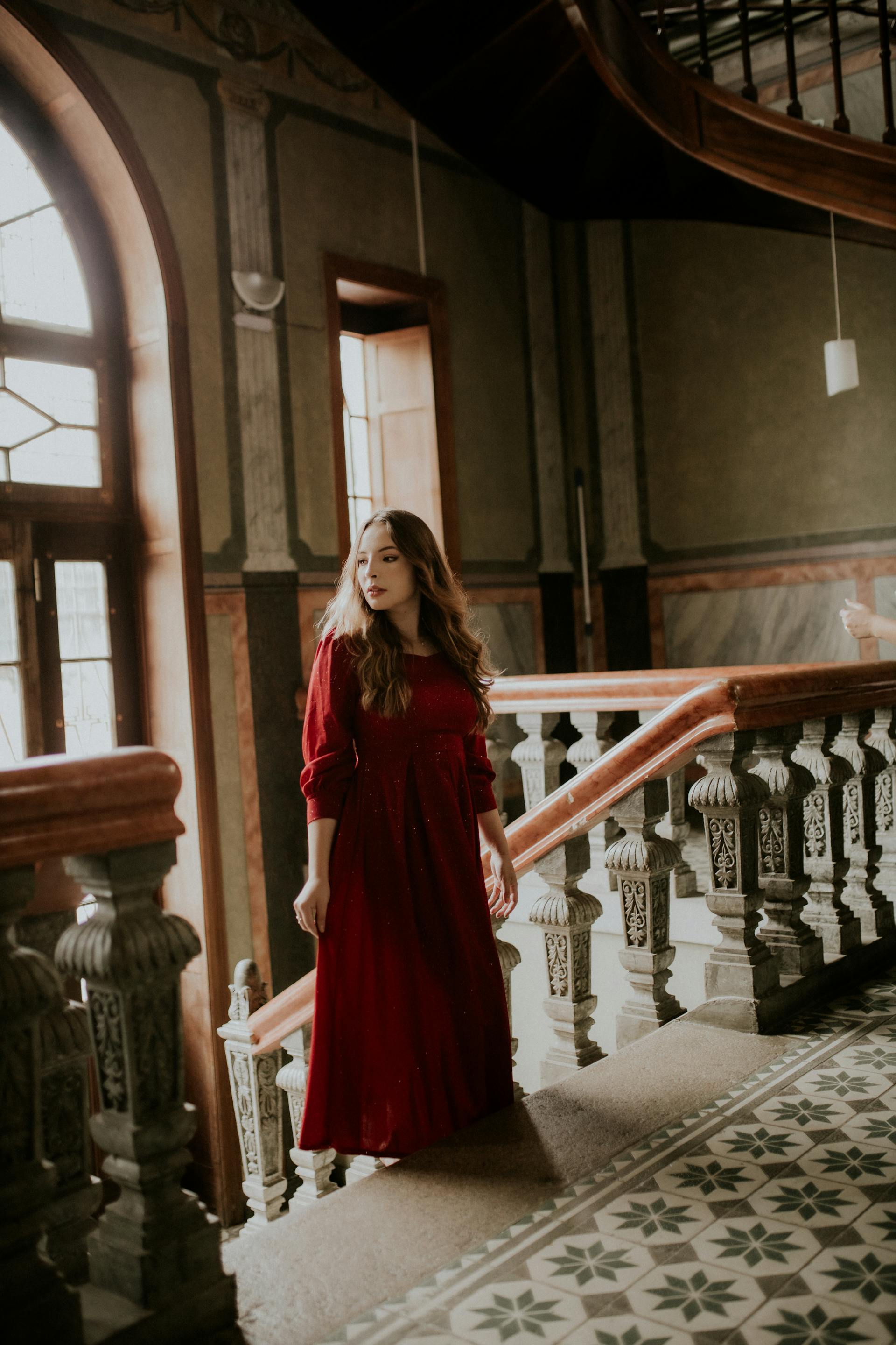 Una mujer con un vestido rojo | Fuente: Pexels