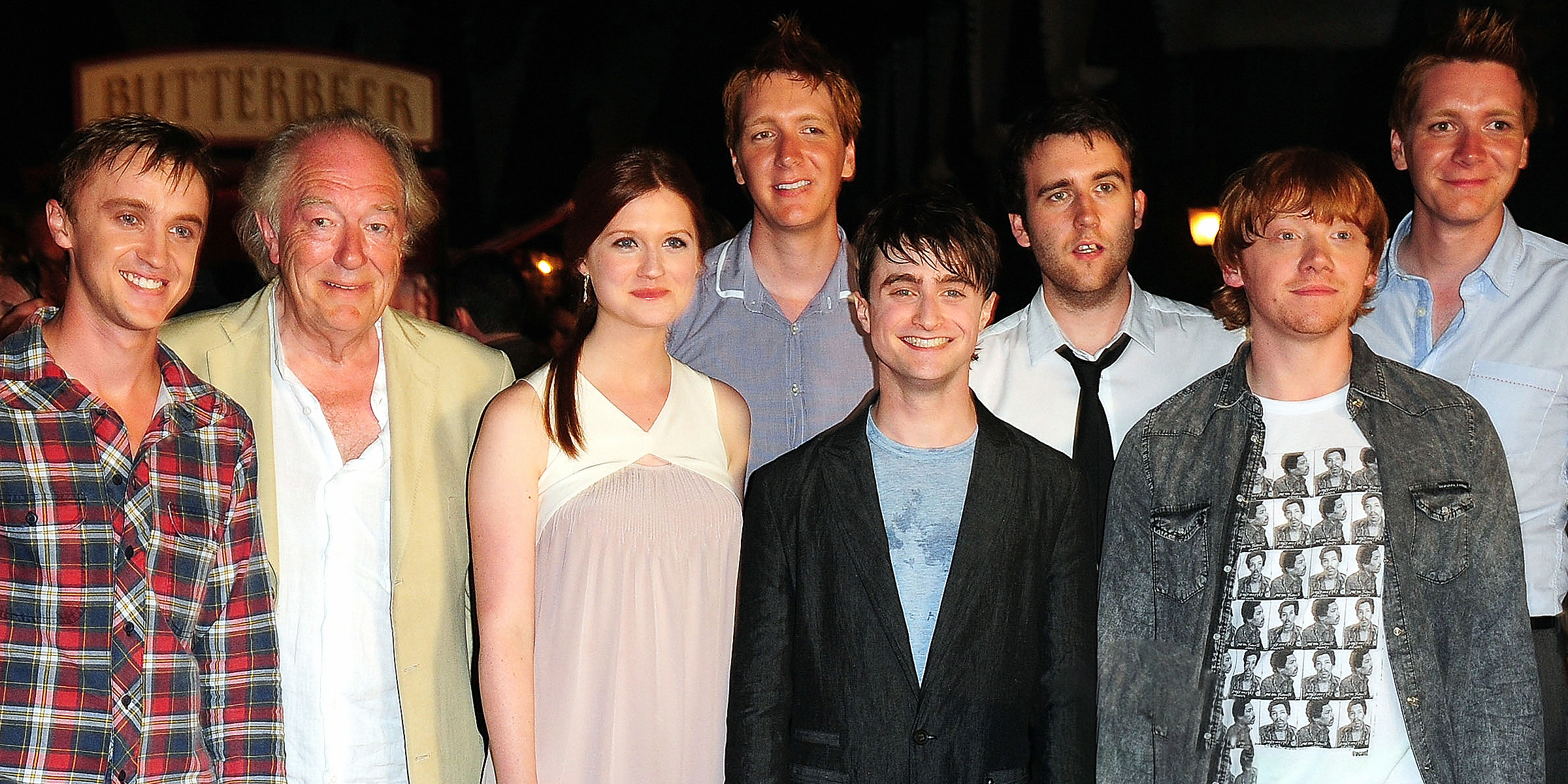 Sir Michael Gambon con algunos miembros del reparto de "Harry Potter". | Foto: Getty Images