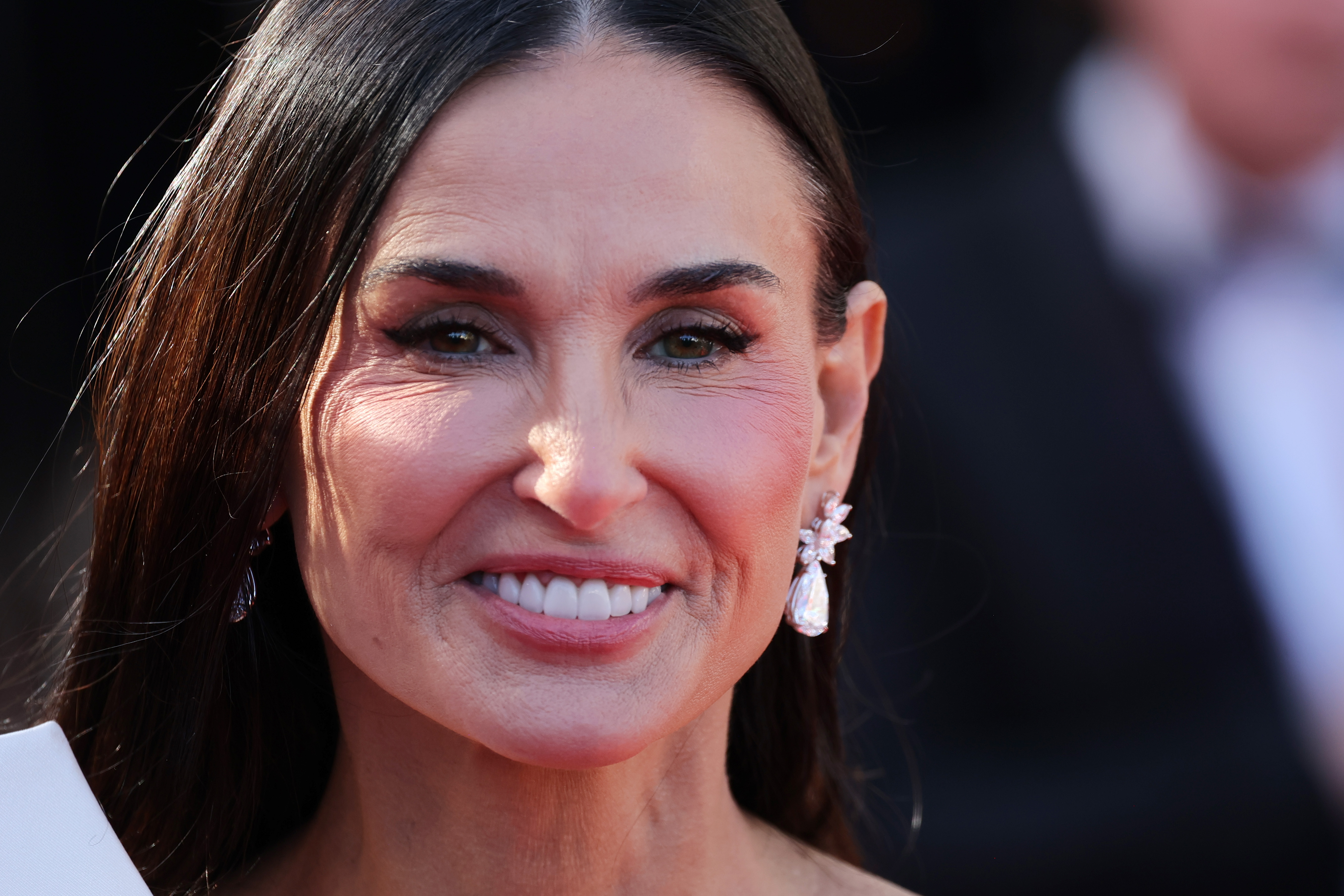 Demi Moore asiste a la Alfombra Roja de la ceremonia de clausura de la 77ª edición del Festival de Cine de Cannes en Cannes, Francia, el 25 de mayo de 2024 | Fuente: Getty Images