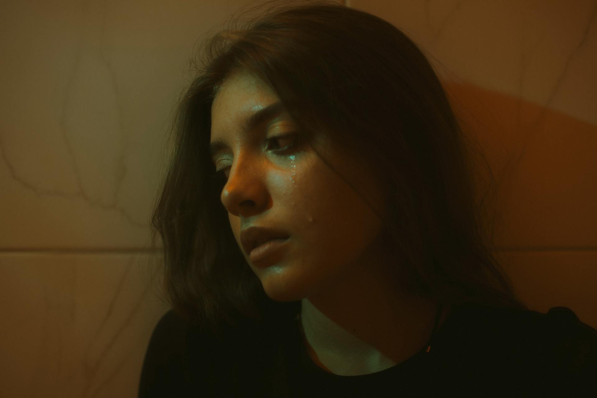 Una mujer llorosa | Fuente: Pexels