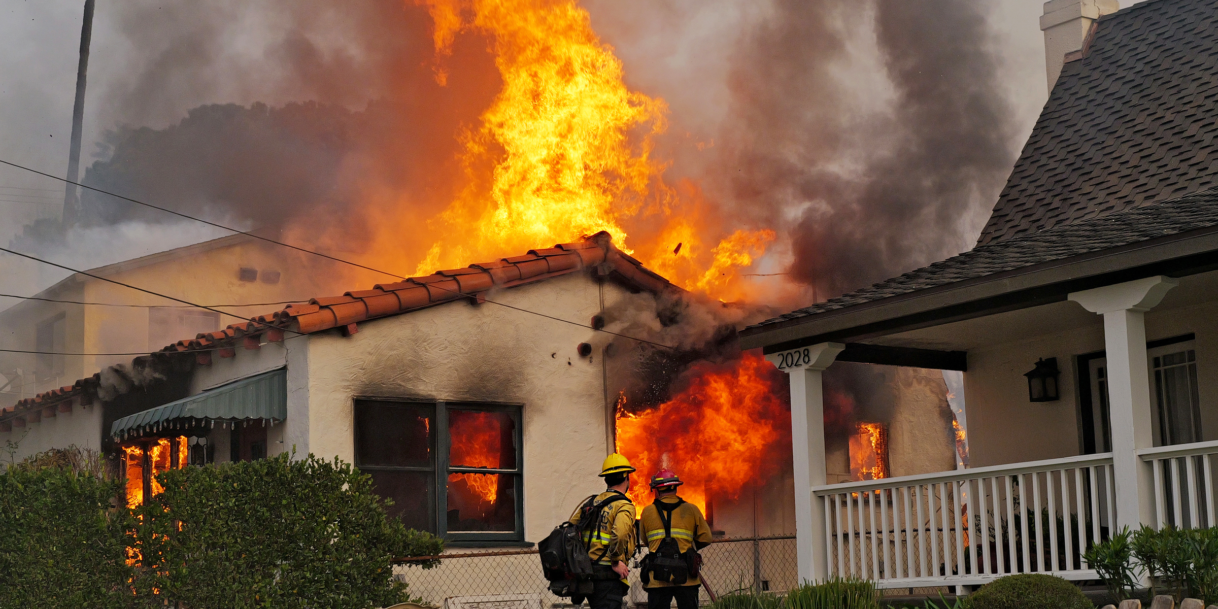 Una casa en llamas | Fuente: Getty Images