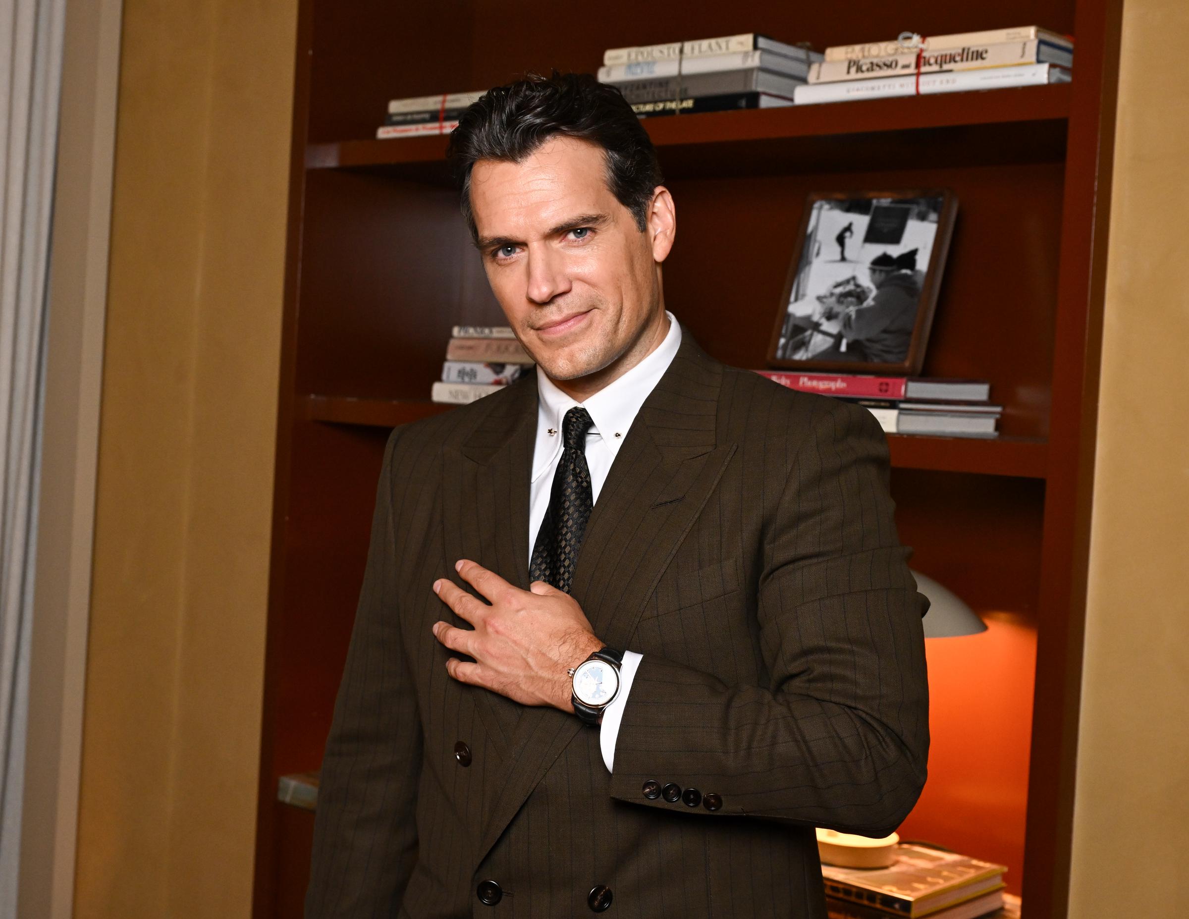 Henry Cavill asiste a un evento de la colección Longines Master Collection en Nueva York el 12 de septiembre de 2026, lo que nos permite echar un vistazo al actor al que algunos fans preferirían ver nombrado "el hombre más sexy del mundo" por la revista People. | Fuente: Getty Images