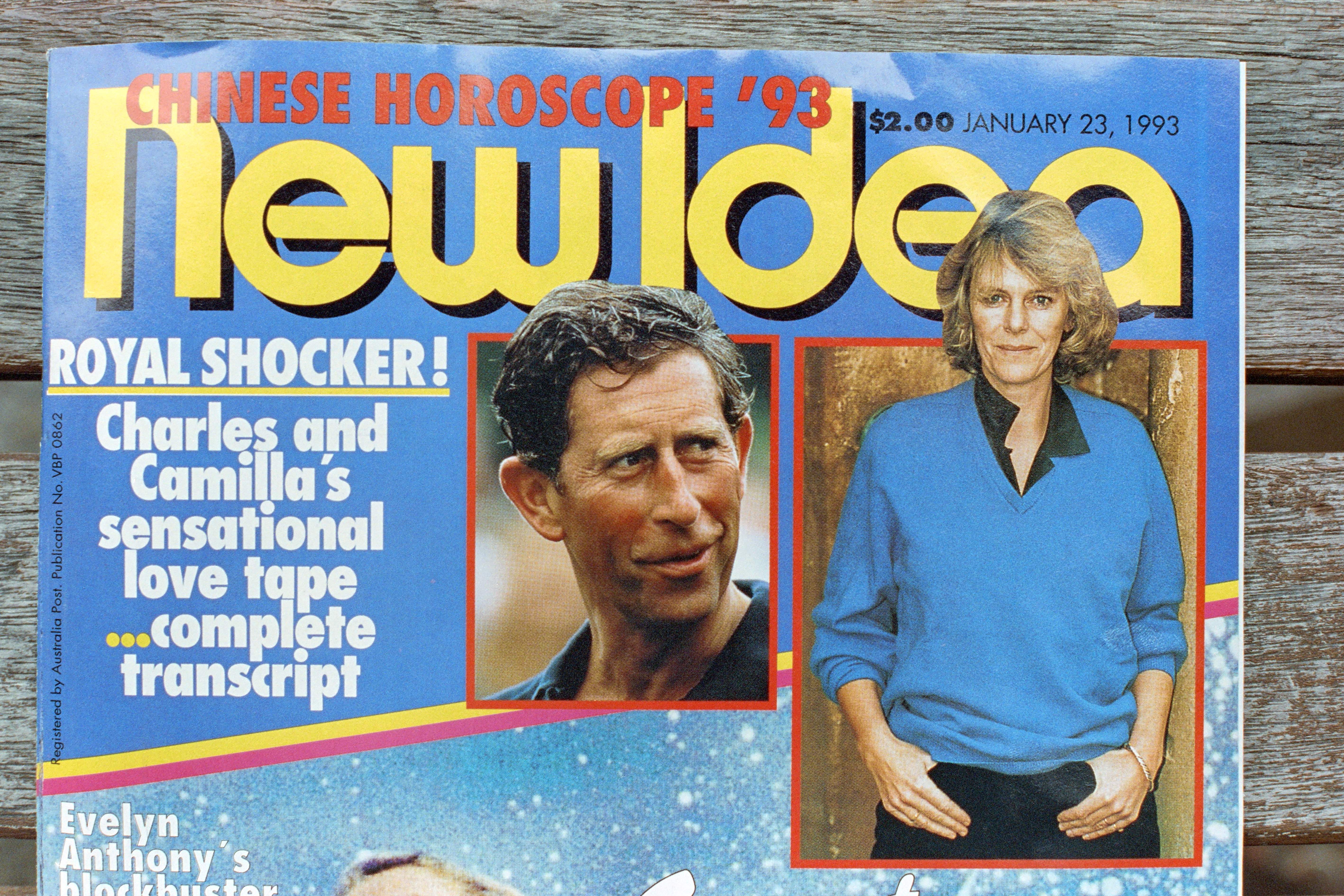 Imagen que muestra la portada del semanario New Idea, que publicó una transcripción que se cree que es una conversación grabada entre el príncipe Charles y Camilla Parker Bowles, fechada el 13 de enero de 1993 | Fuente: Getty Images