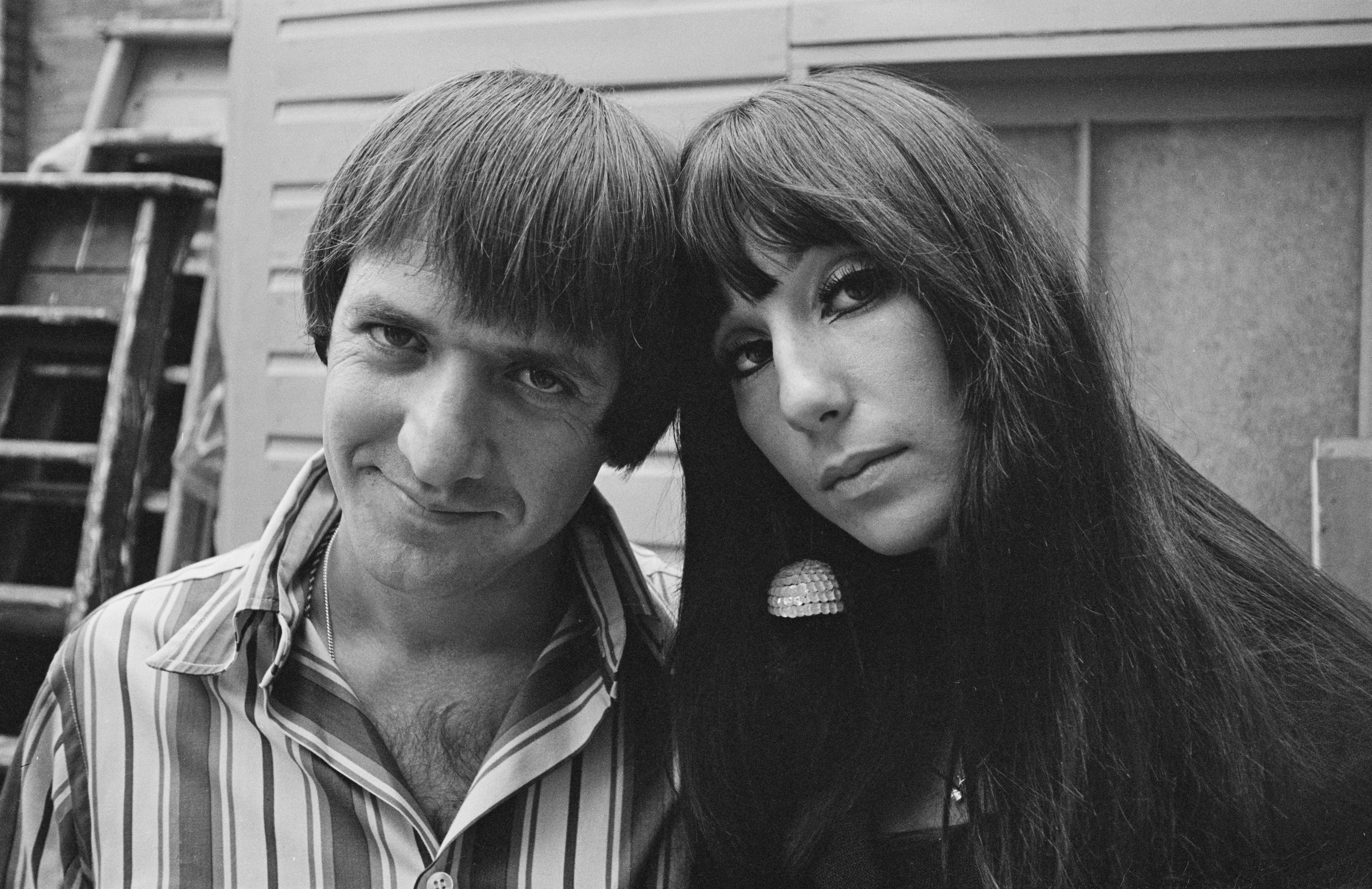 Sonny Bono y Cher en Londres, el 26 de agosto de 1966. | Foto: Getty Images