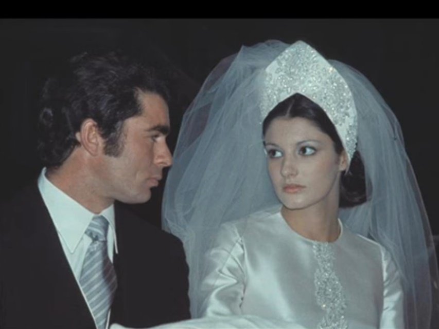 Carmina en su boda con Francisco Rivera. | Foto: YouTube/EscarlataOhara