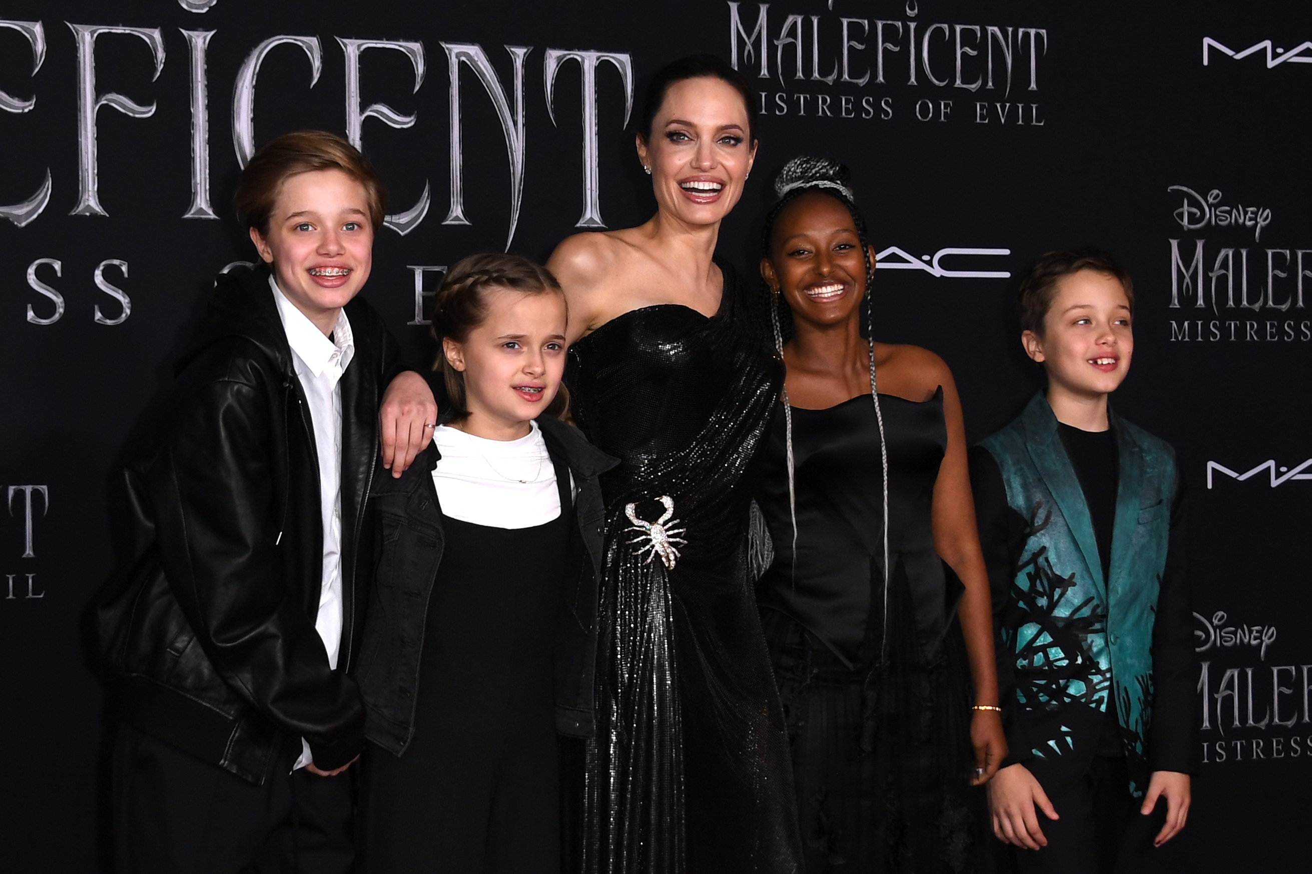 Shiloh Jolie-Pitt, Vivienne Jolie-Pitt, Zahara Jolie-Pitt y Knox Jolie-Pitt llegan al estreno mundial de la película de Disney "Maleficent: Mistress of Evil" de Disney en Hollywood el 30 de septiembre de 2019 | Foto: Getty Images