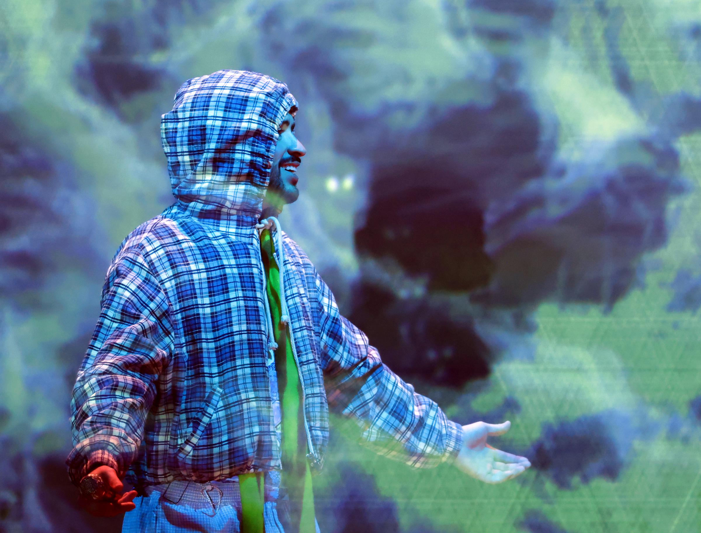 Bad Bunny actuando durante la 26ª edición de los Premios Grammy Latinos el 13 de noviembre de 2025, en Las Vegas, Nevada | Fuente: Getty Images