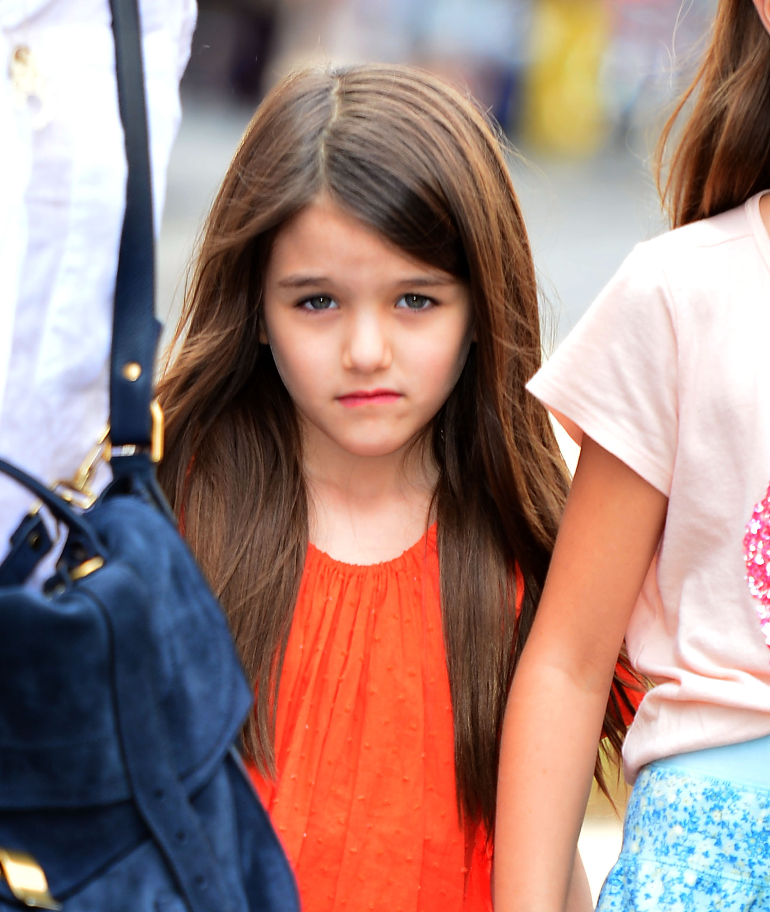 Suri Cruise visita una tienda de mascotas en Manhattan el 14 de julio de 2012 | Fuente: Getty Images