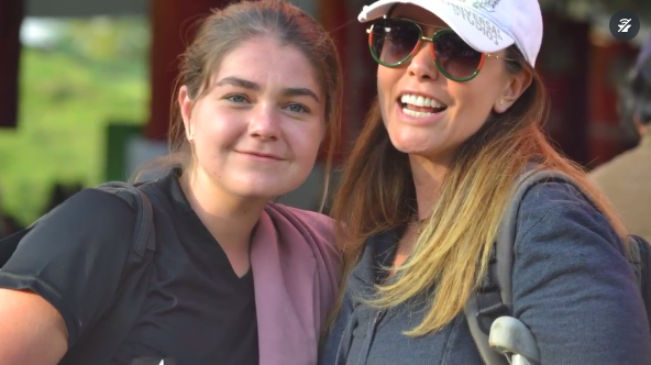Camila y su madre. | Foto: instagram.com/sabineoficial