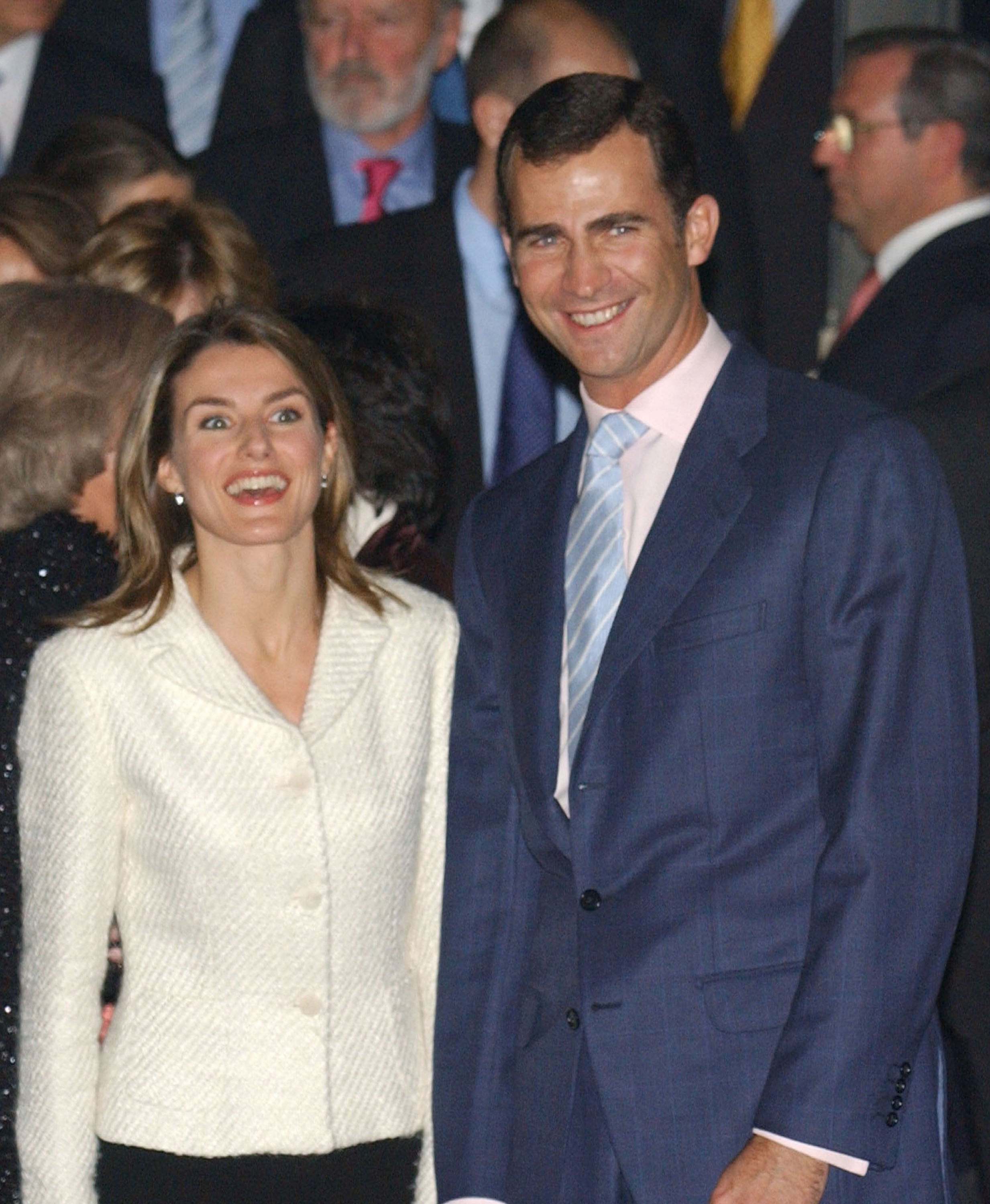 Príncipe Felipe de España y Letizia Ortiz Rocasolano el 22 de noviembre del 2004. | Foto: Getty Images