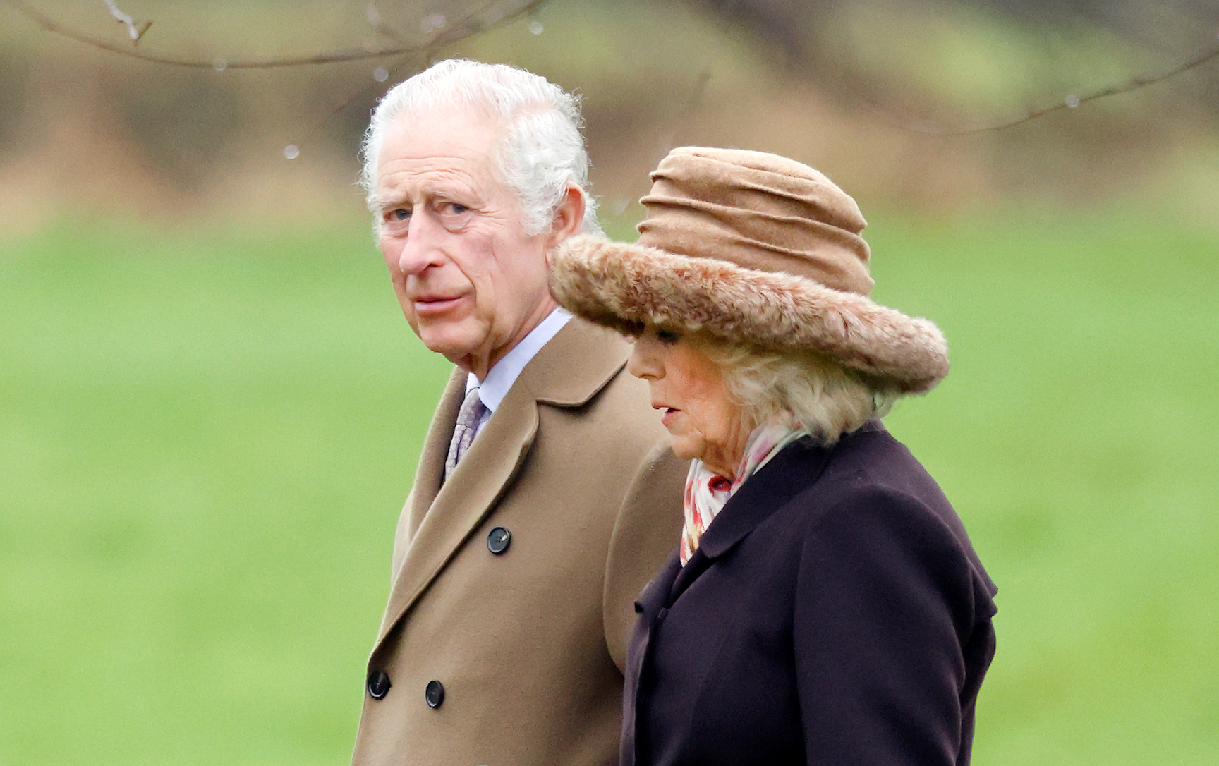 El rey Charles y la reina Camilla en el servicio dominical de la iglesia de Santa María Magdalena, en la finca de Sandringham, el 11 de febrero de 2024 | Foto: Getty Images