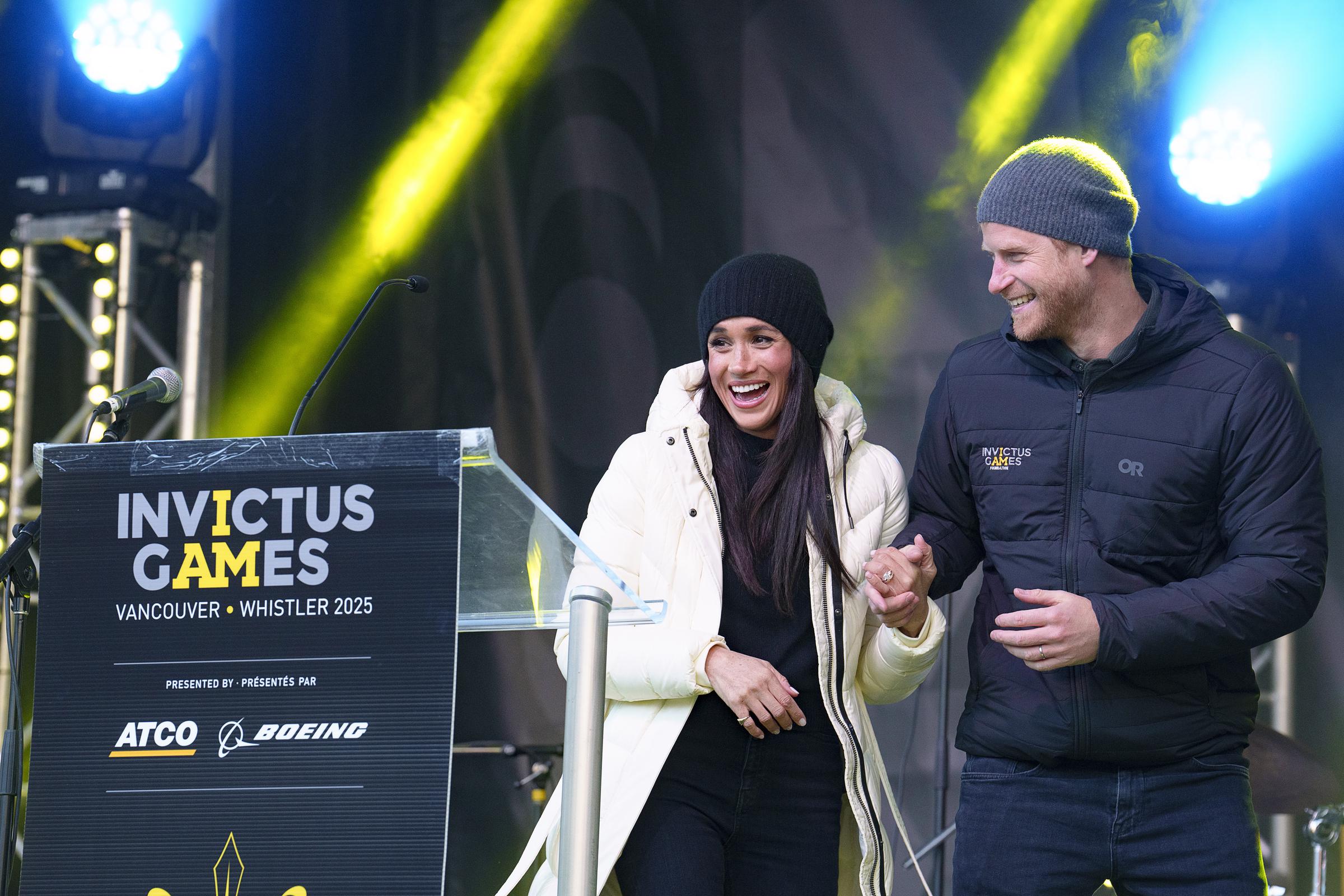 El Príncipe Harry y Meghan Markle después de que él pronuncie su discurso en la recepción de bienvenida de los Juegos Invictus en Whistler, Canadá, el 10 de febrero de 2025 | Fuente: Getty Images