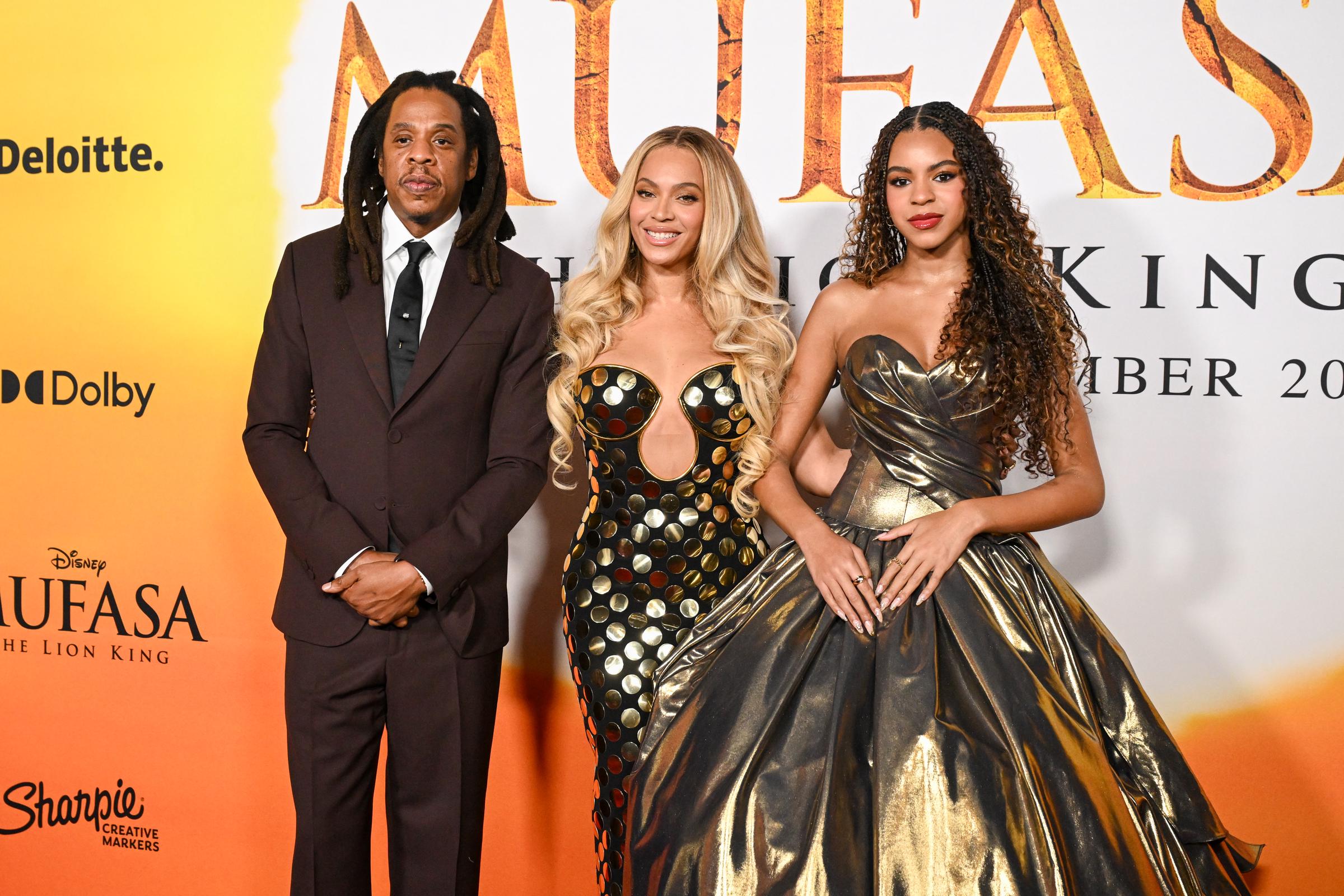 Jay-Z, Beyoncé y Blue Ivy Carter asisten al estreno de "Mufasa: The Lion King" en Los Ángeles el 9 de diciembre de 2024 | Fuente: Getty Images