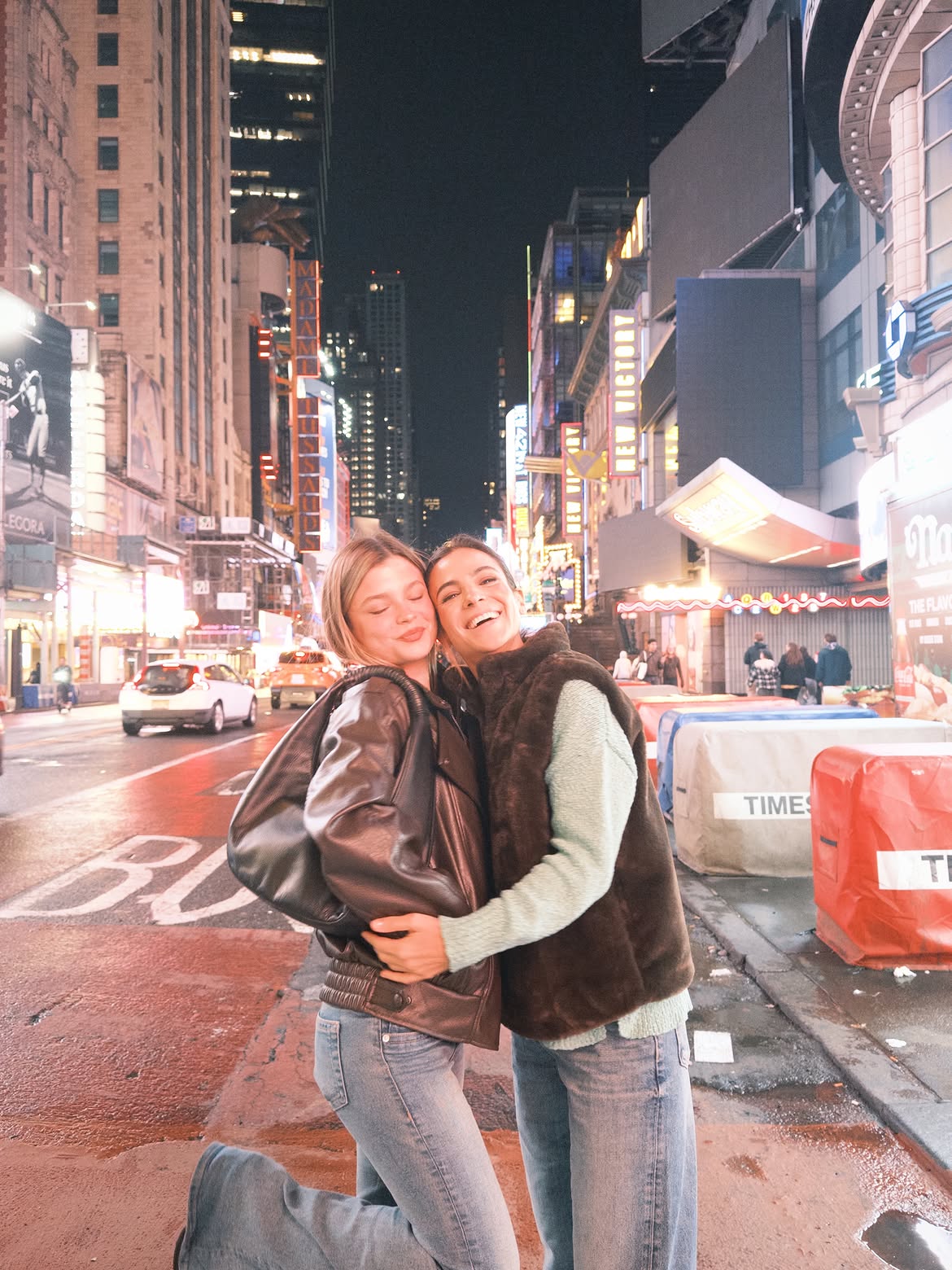 Agustina Cherri y su hija Muna Pauls durante su paseo por Nueva York | Fuente: Instagram/agustinacherriok