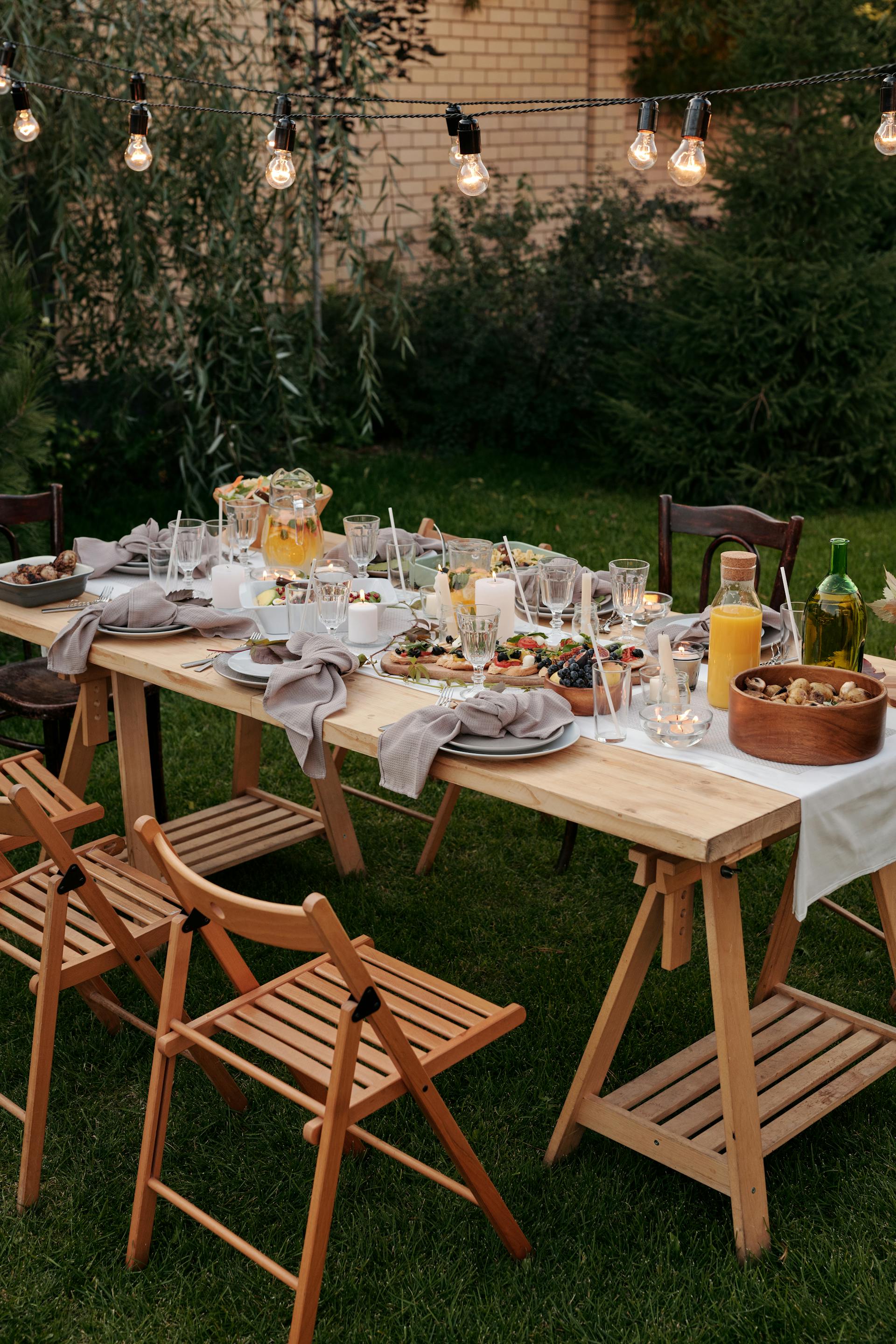 Cena al aire libre | Foto: Pexels
