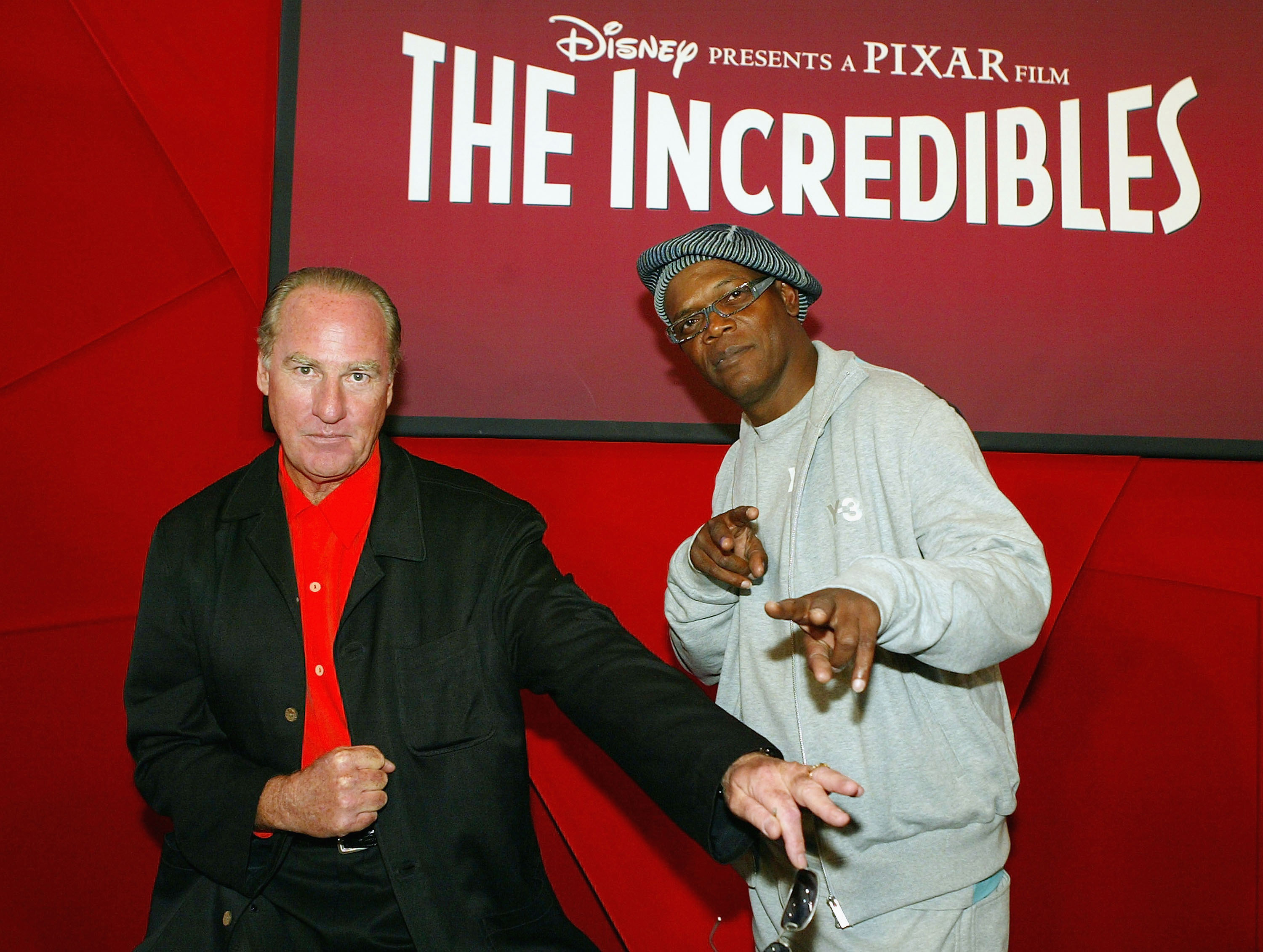 Craig T. Nelson y Samuel L. Jackson llegan al estreno de "Los Increíbles", 2004 | Fuente: Getty Images