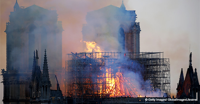 Mujer asegura que puede ver la silueta de Jesucristo en las llamas de Notre Dame