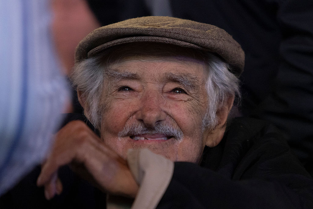 Expresidente de Uruguay José "Pepe" Mujica en un evento público en marzo de 2025 en Montevideo, Uruguay. | Foto: Getty Images
