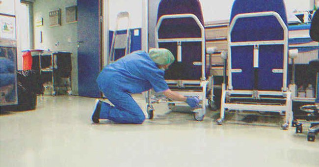 Mujer de limpieza en un hospital | Foto: Shutterstock