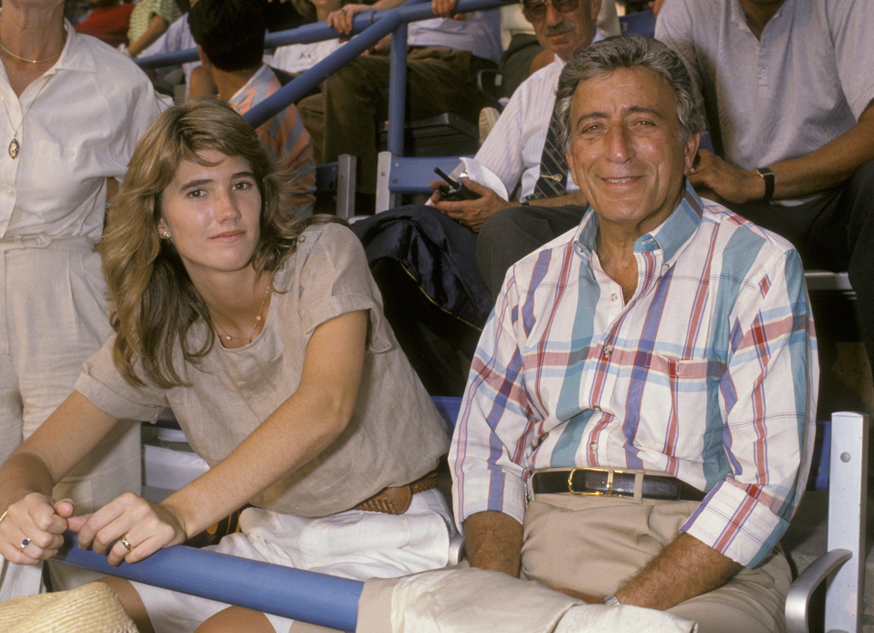 Susan Crow y Tony Bennett durante el US Open de 1989 en Flushing Meadow Park el 10 de septiembre de 1989 en Queens, Nueva York | Foto: Getty Images