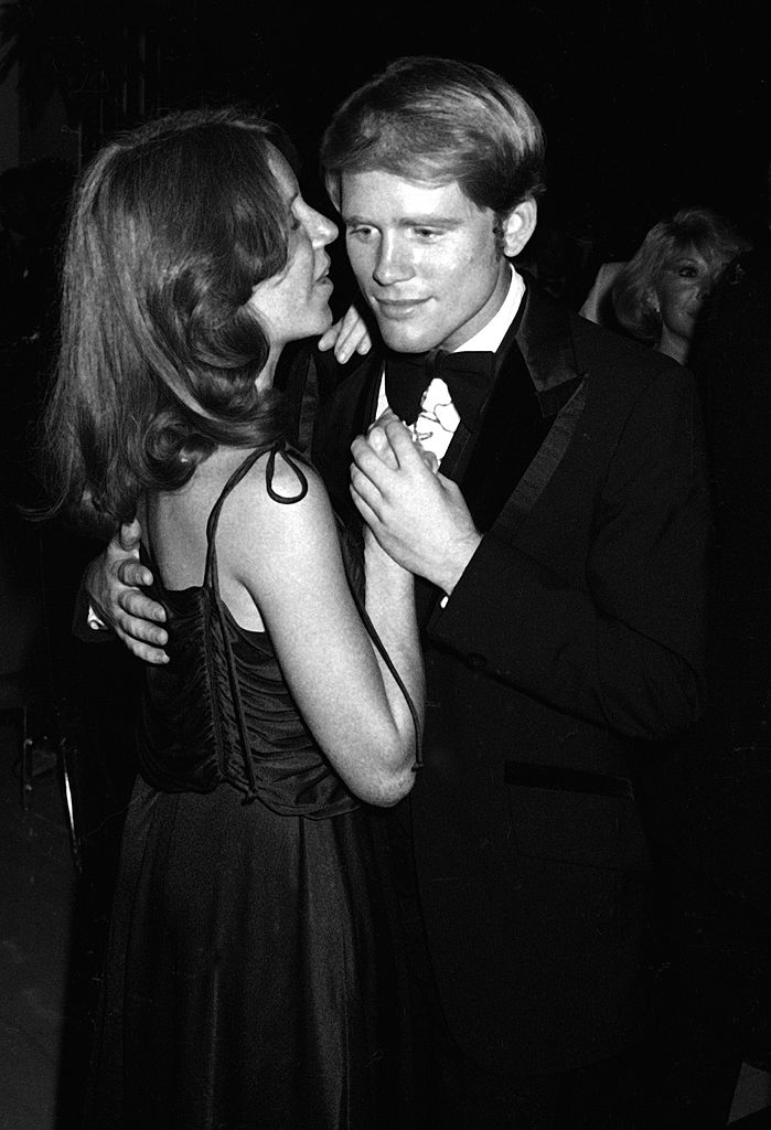 Ron Howard y su esposa Cheryl Howard asisten a la 31ª edición de los Premios Emmy en primetime el 9 de septiembre de 1979 en el Pasadena Civic Auditorium de Pasadena, California | Fuente: Getty Images