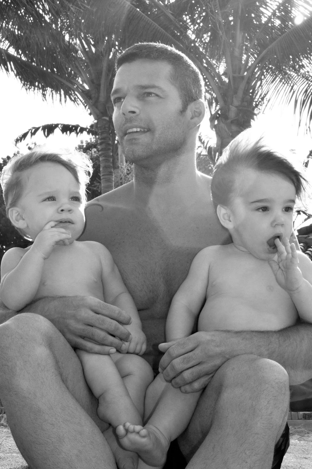 Ricky, Valentino y Matteo Martin en una playa de Miami el 18 de agosto de 2009 | Fuente: Getty Images