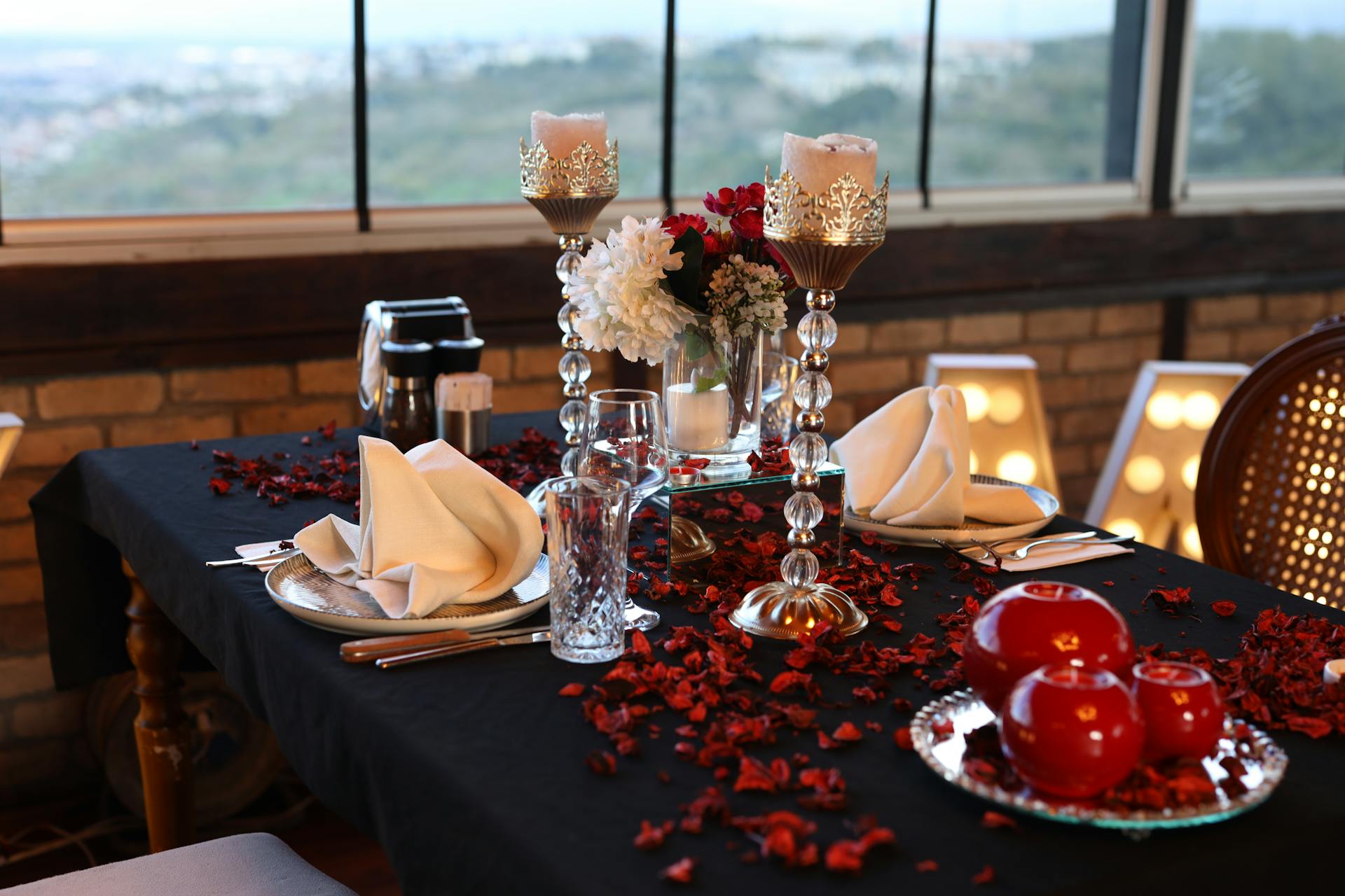 Una cena romántica | Fuente: Pexels