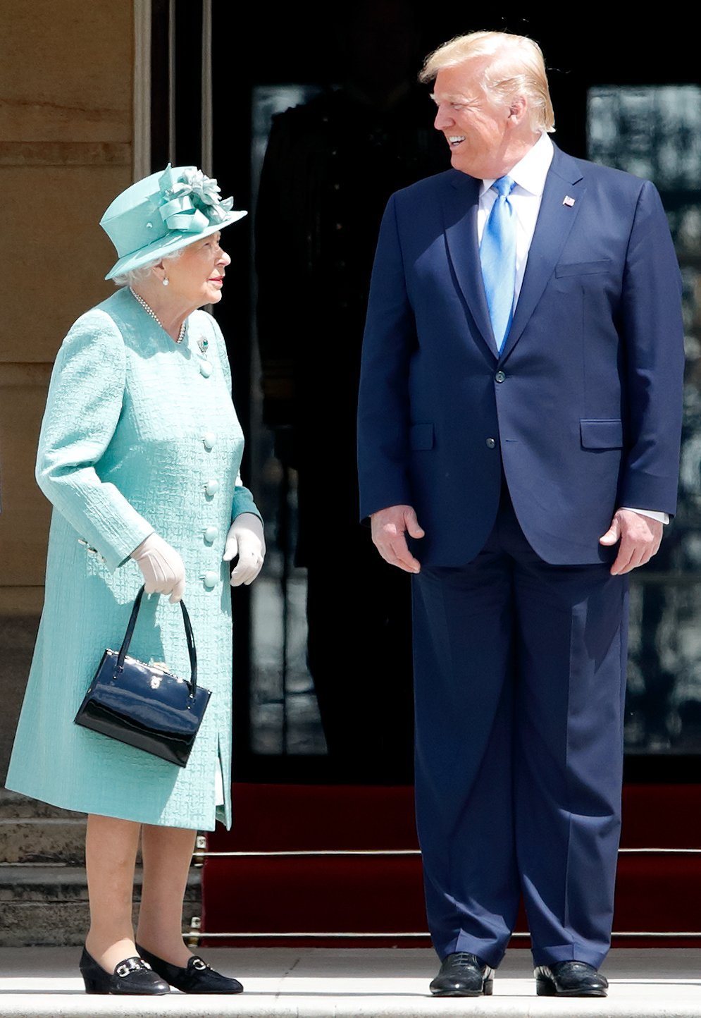 La reina Elizabeth y el presidente de los Estados Unidos, Donald Trump, durante su visita de estado al Reino Unido el 3 de junio de 2019 en Londres, Inglaterra. | Fuente: Getty Images