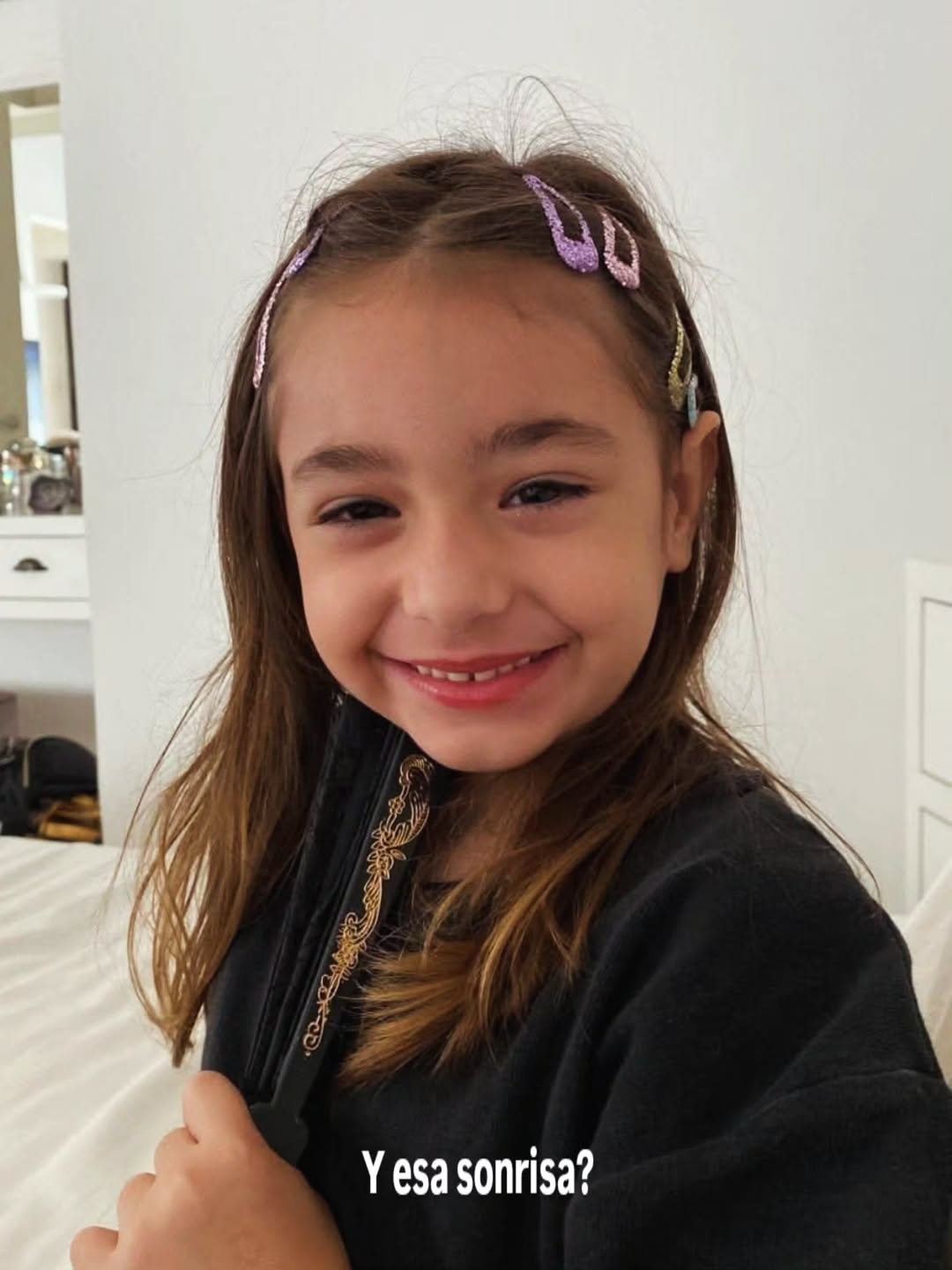 Lupe, hija de Rocío Igarzábal y Milton Cámara, sonriendo a la cámara | Fuente: Instagram/rochi_igarzabalok