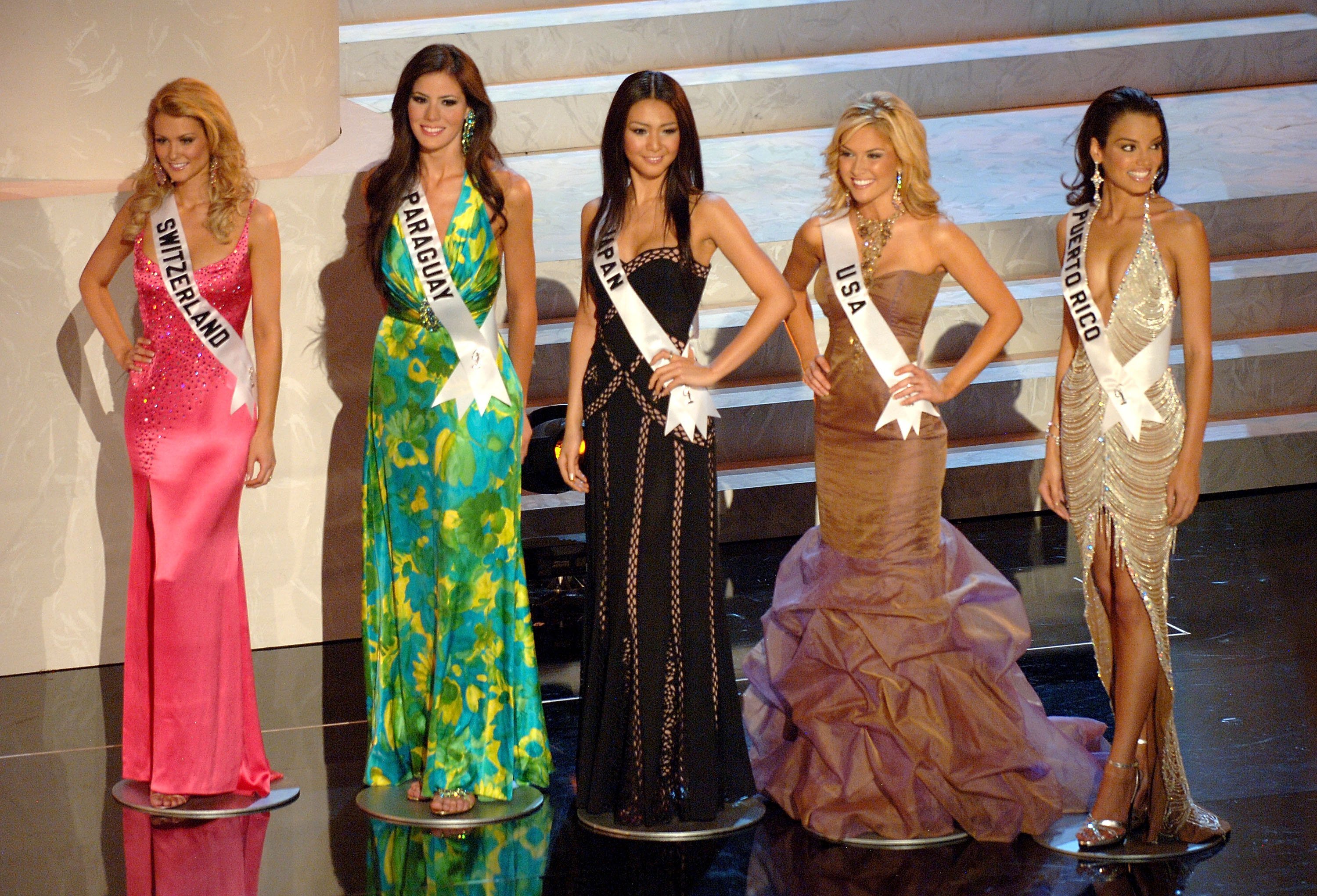 Finalistas del concurso de Miss Universo 2006 en Los Ángeles. | Foto: Getty Images