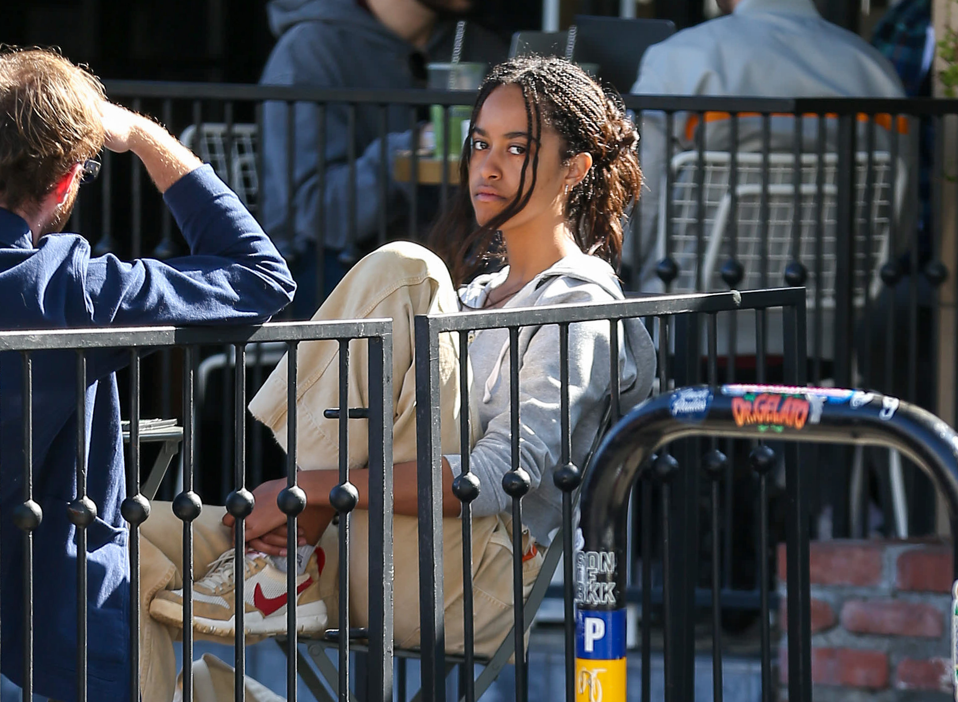 Malia Obama vista el 25 de enero de 2022, en Los Ángeles, California | Fuente: Getty Images