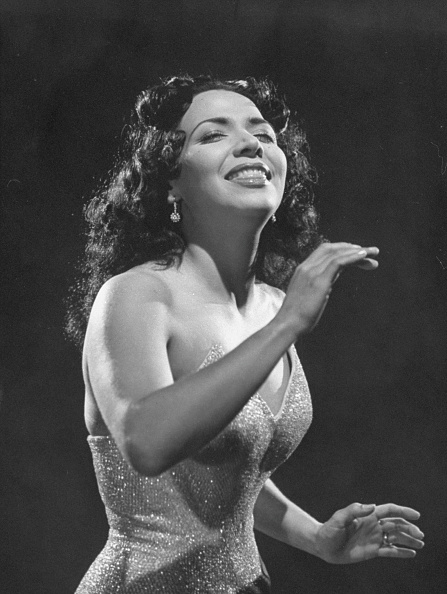 La actriz/cantante mexicana María Victoria en un programa de televisión | Fuente: Getty Images