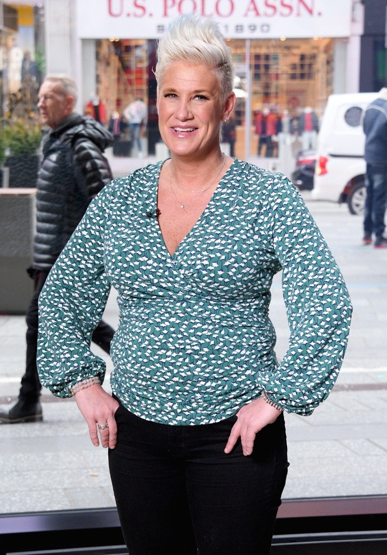 La personalidad televisiva chef Anne Burrell visita 'Extra' en The Levi's Store Times Square el 11 de febrero de 2019 en Nueva York. | Fuente: Getty Images
