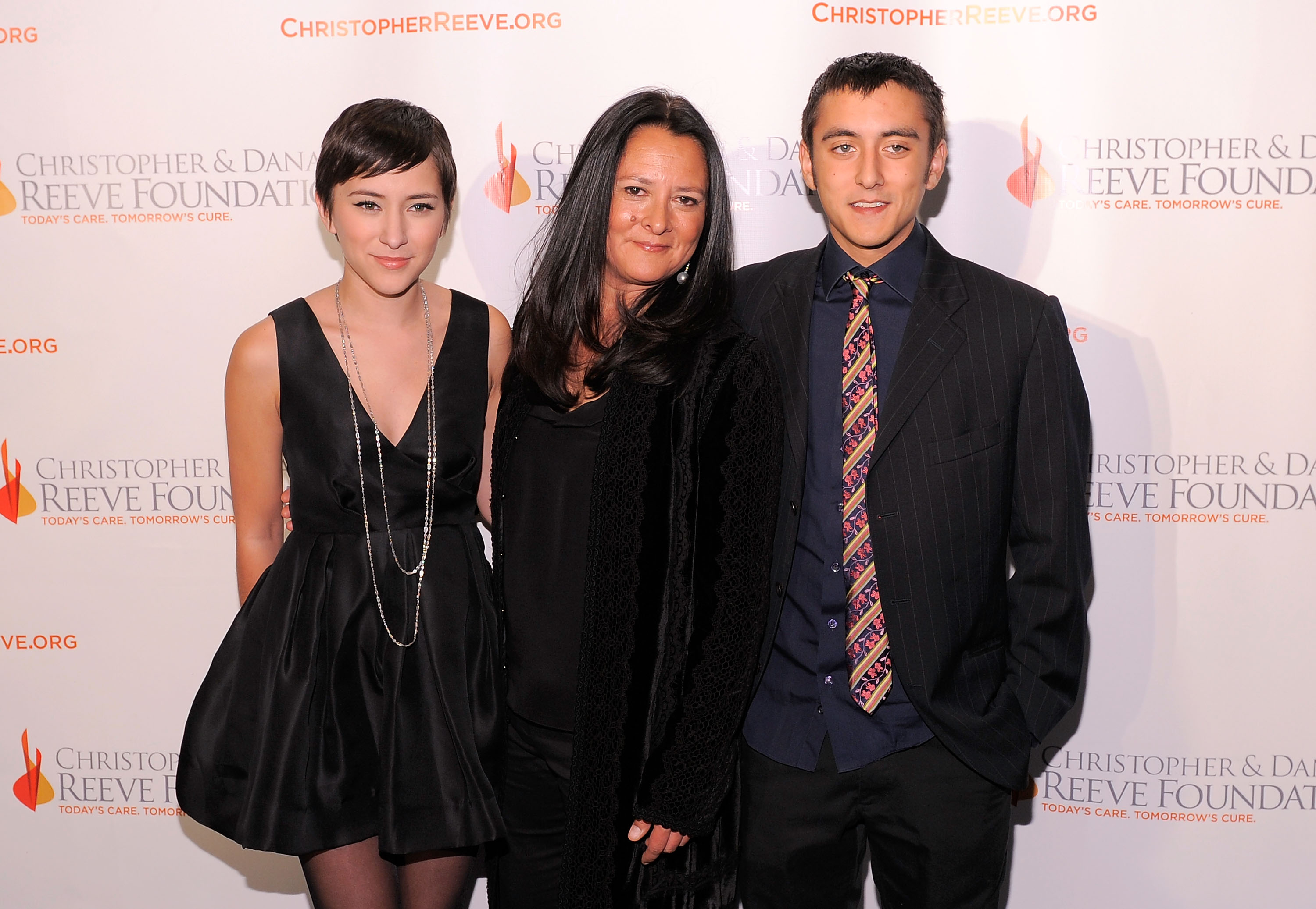 (De izq. a dcha.) Zelda, Marsha y Cody Williams asisten a la Gala del 20º Aniversario de la Fundación Christopher & Dana Reeve, A Magical Evening, el 17 de noviembre de 2010, en Nueva York | Fuente: Getty Images