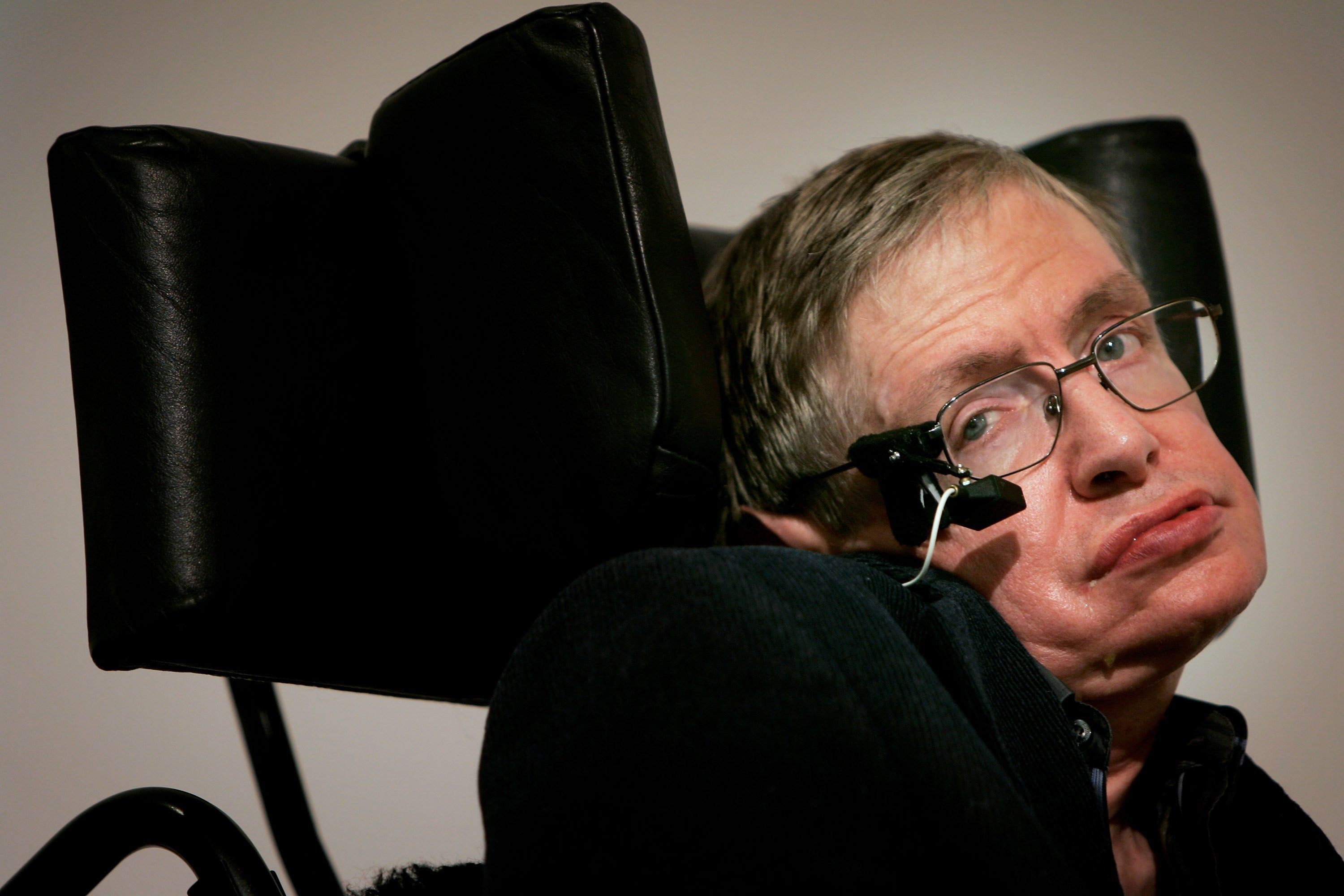 El profesor Stephen Hawking en el lanzamiento del 'Boletín de los científicos atómicos' el 17 de enero de 2007 en Londres, Ebgland. | Foto: Getty Images