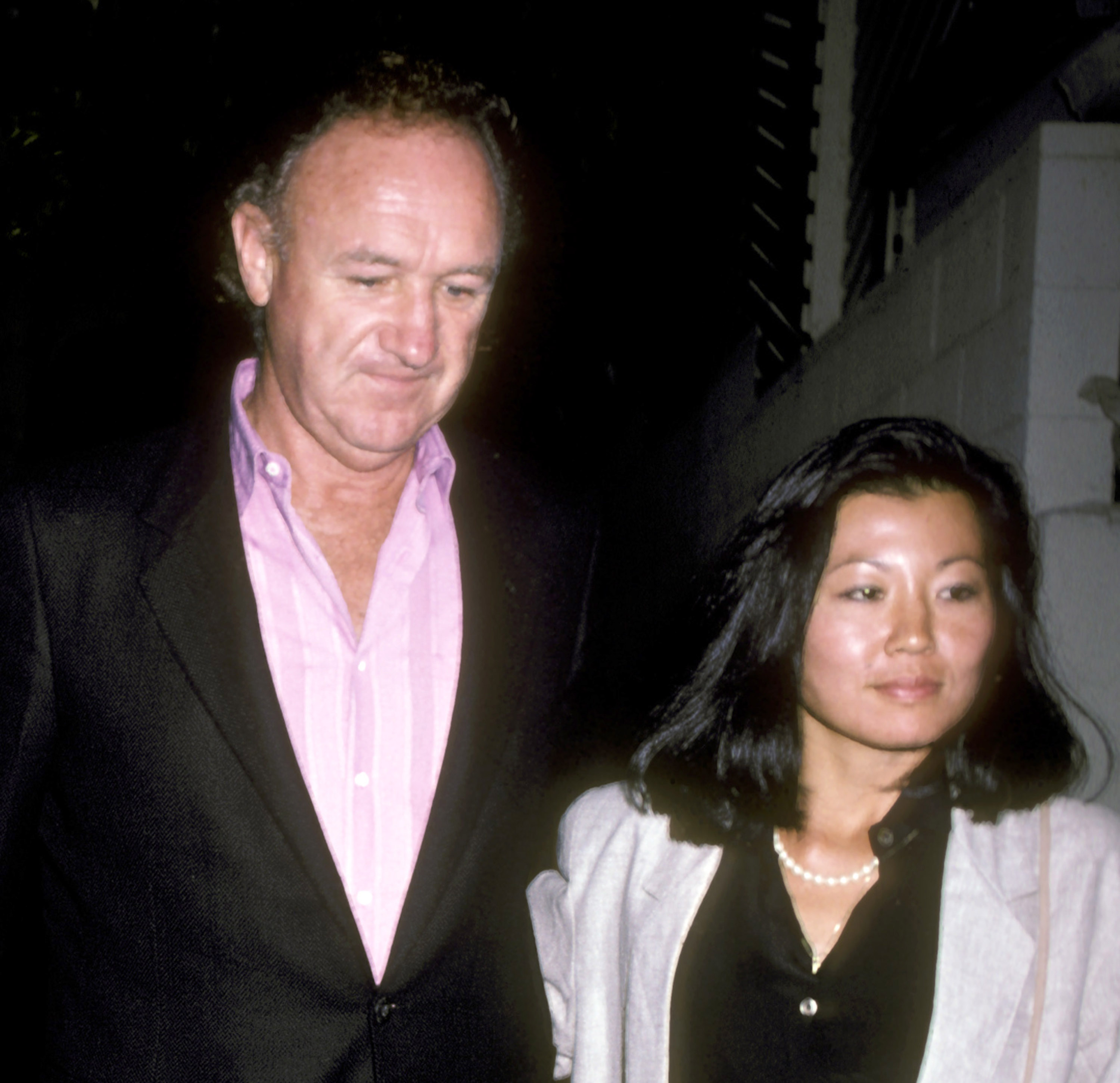 Gene Hackman y Betsy Arakawa en West Hollywood, California, el 5 de septiembre de 1986 | Fuente: Getty Images