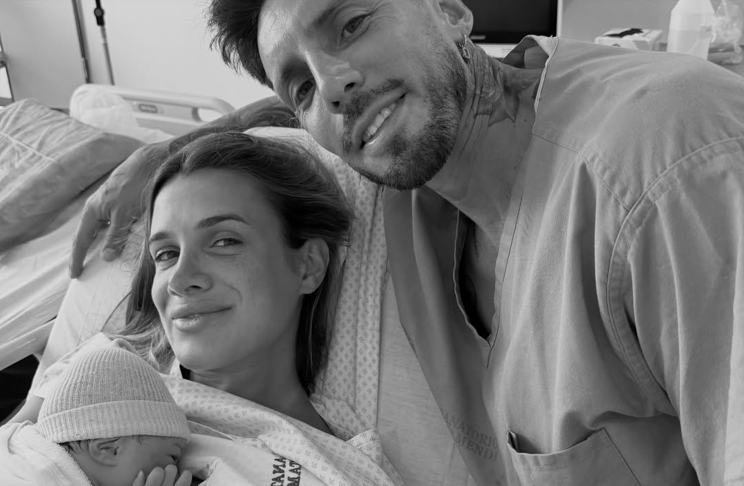 Cami Homs, José Sosa y su bebé, Aitana | Instagram/camihoms