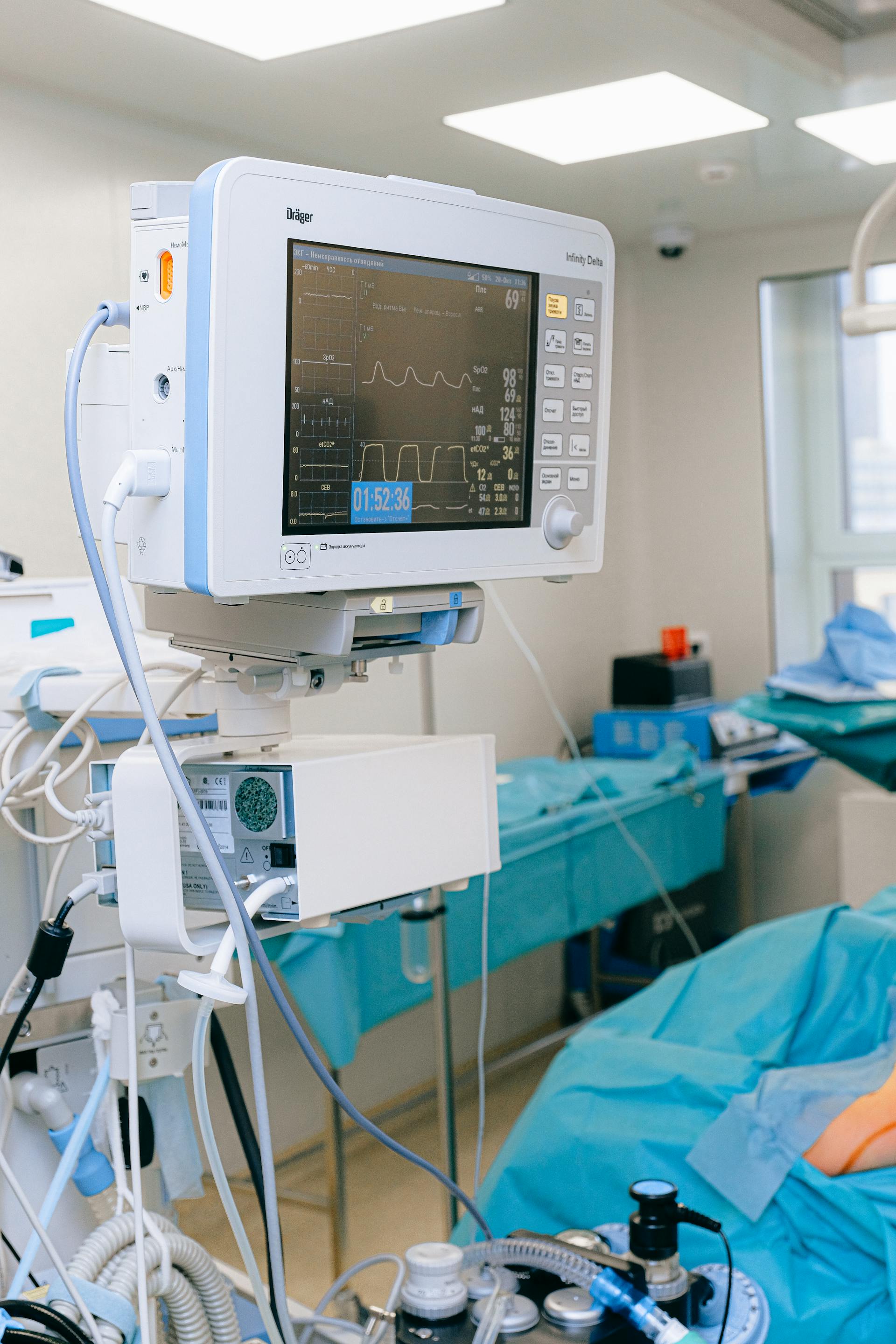 Equipo médico en una habitación de hospital | Fuente: Pexels
