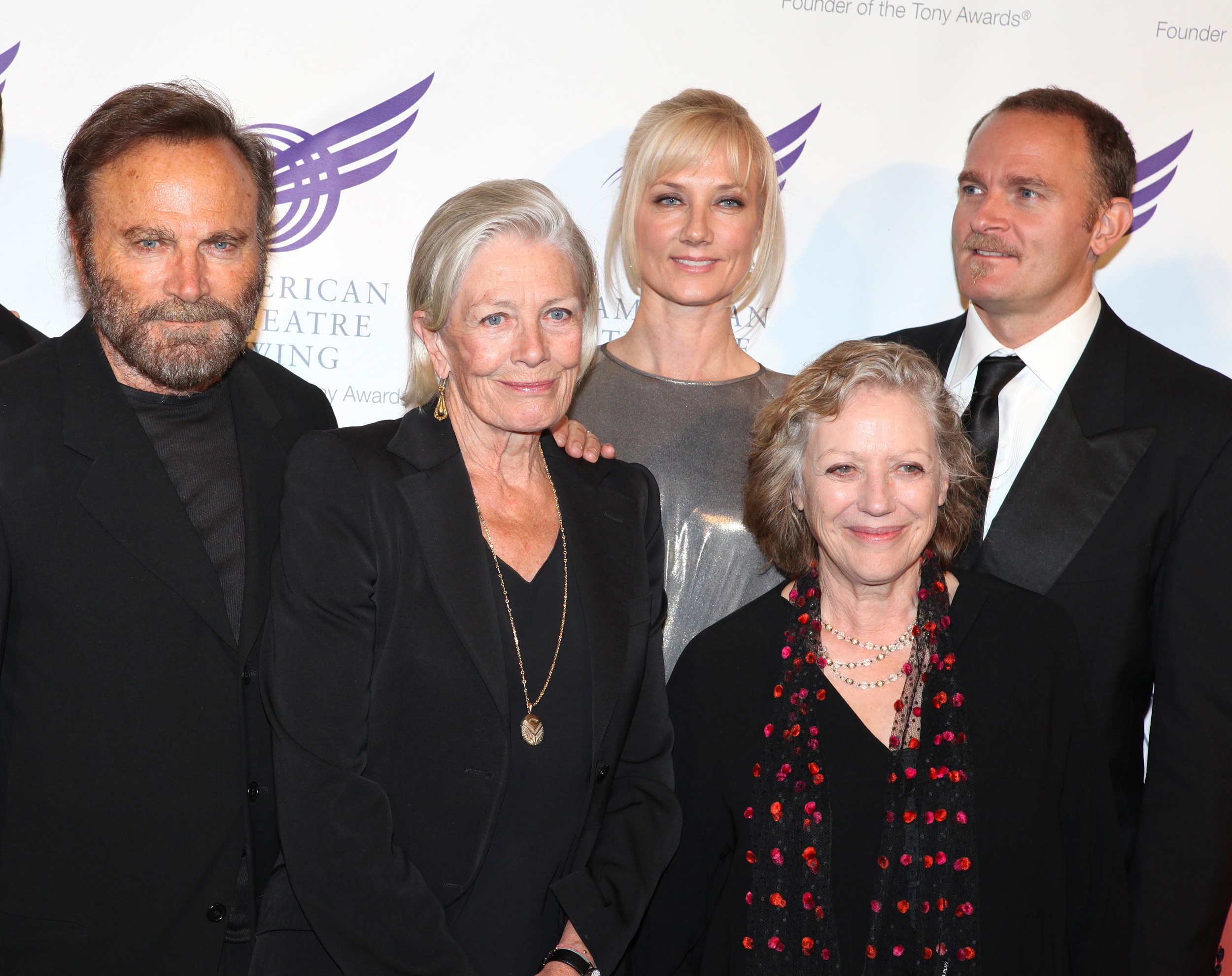 Franco Nero, la actriz, Joely Richardson, Kika Markham y Carlo Gabriel Nero durante la gala anual del American Theatre Wing en el Hotel Plaza el 24 de septiembre de 2012, en Nueva York | Fuente: Getty Images