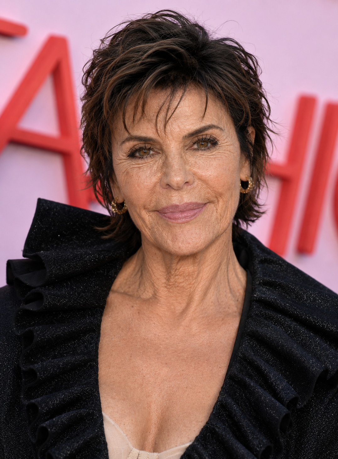 Así es como la IA imagina que sería Lisa Rinna sin cirugía estética. | Fuentes: ChatGPT y Gemini Pro