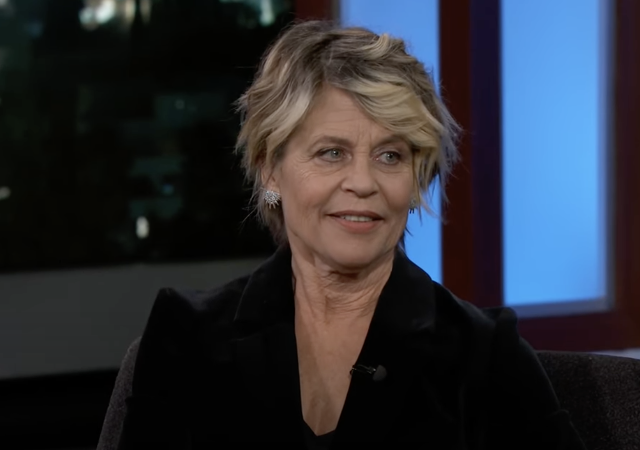 Linda Hamilton en "Jimmy Kimmel Live" en 2019 | Fuente: YouTube/Jimmy Kimmel Live