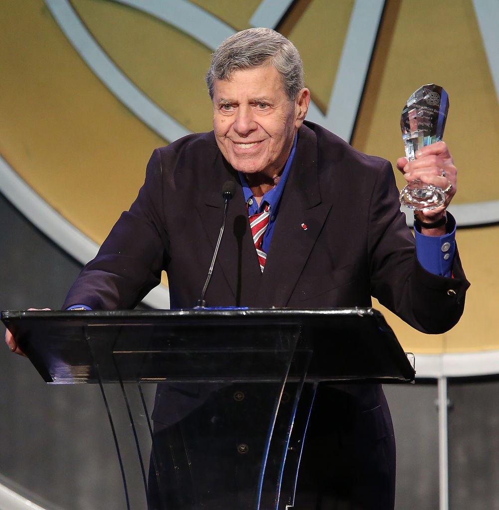 Jerry Lewis recibe un reconocimiento a la trayectoria en los ICG Publicists Awards, 2014. | Foto: Getty Images