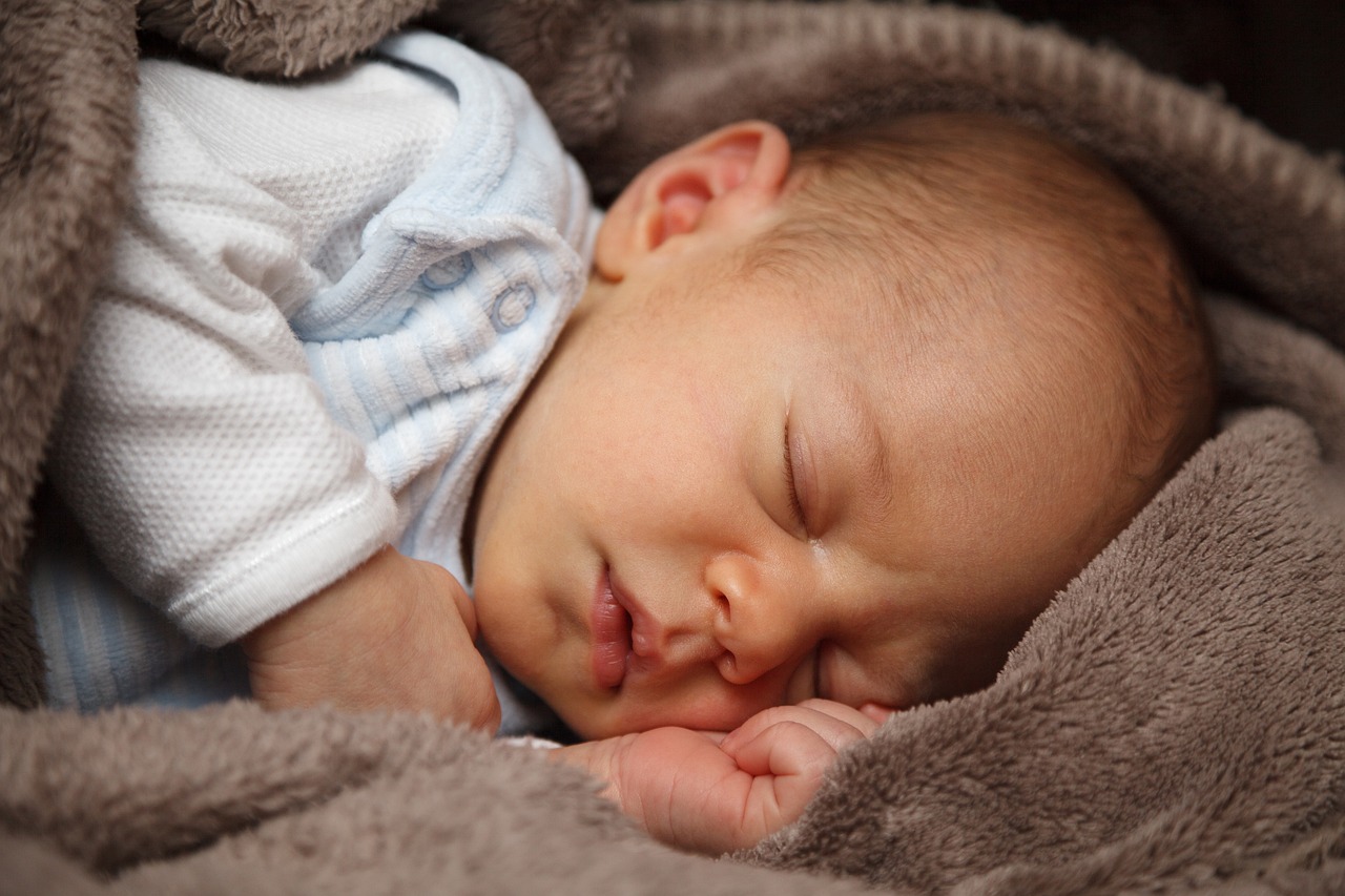 Un bebé durmiendo | Fuente: Pixabay