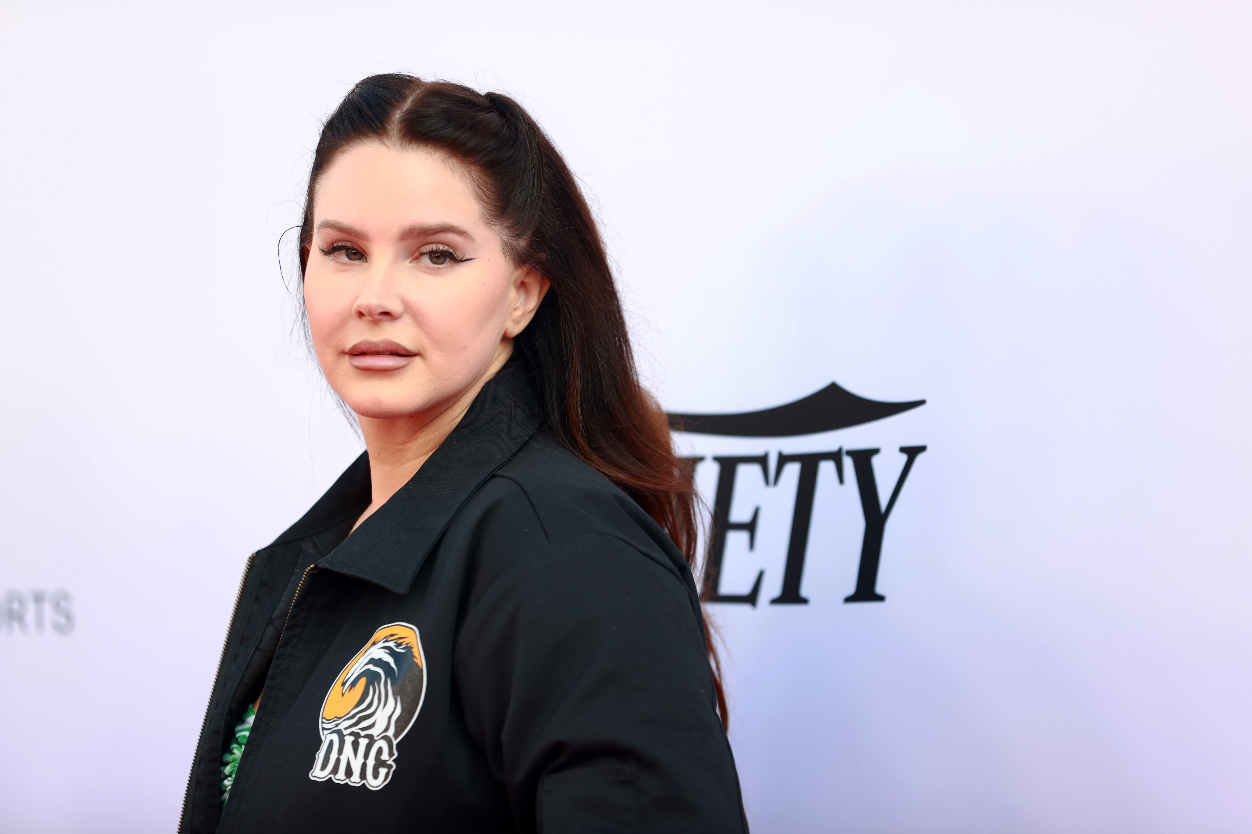 Lana Del Rey en el Variety's Hitmakers Brunch el 4 de diciembre de 2021, en el centro de Los Ángeles. | Fuente: Getty Images