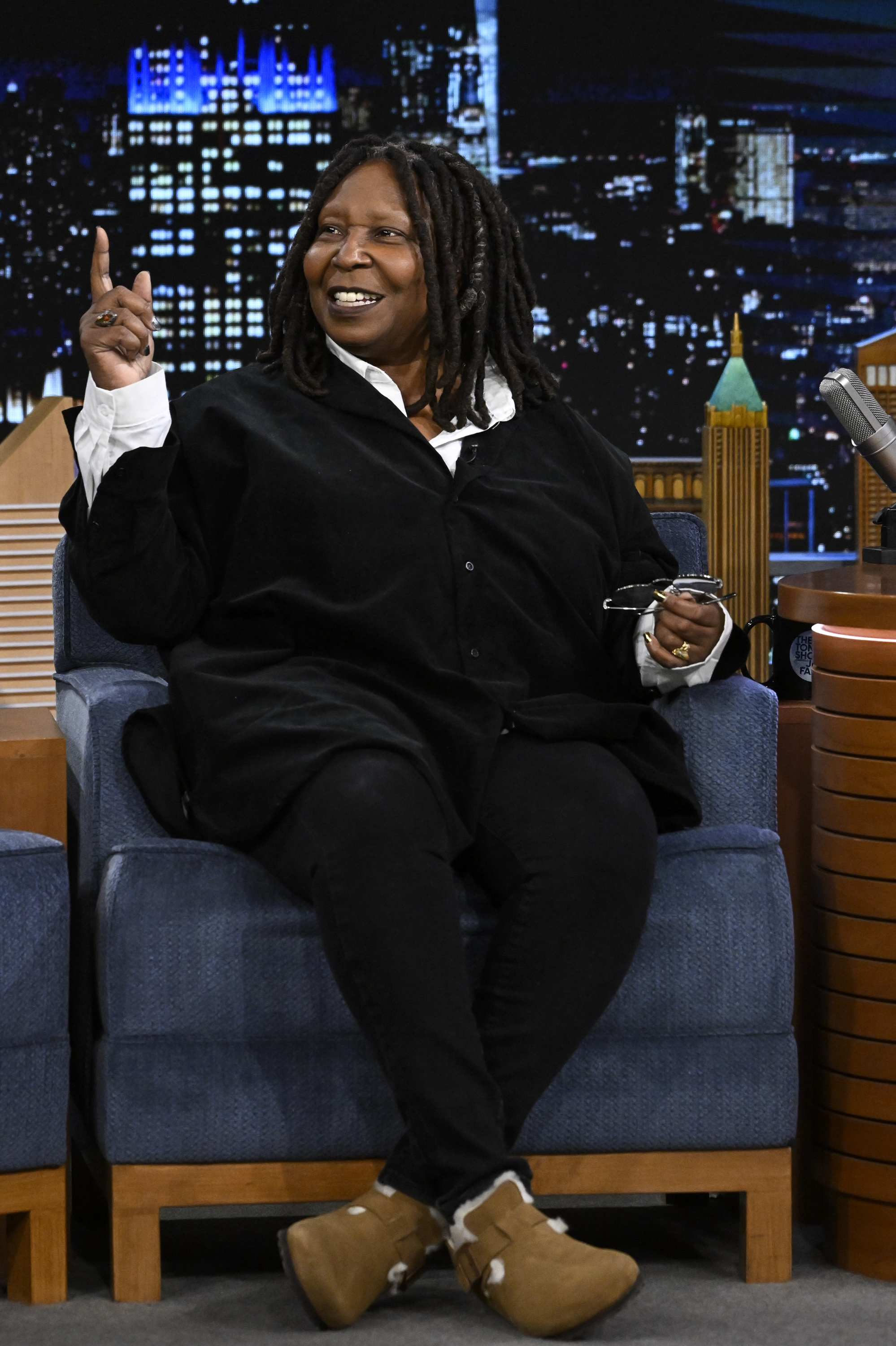 La actriz Whoopi Goldberg durante una entrevista el 29 de noviembre de 2022 | Fuente: Getty Images